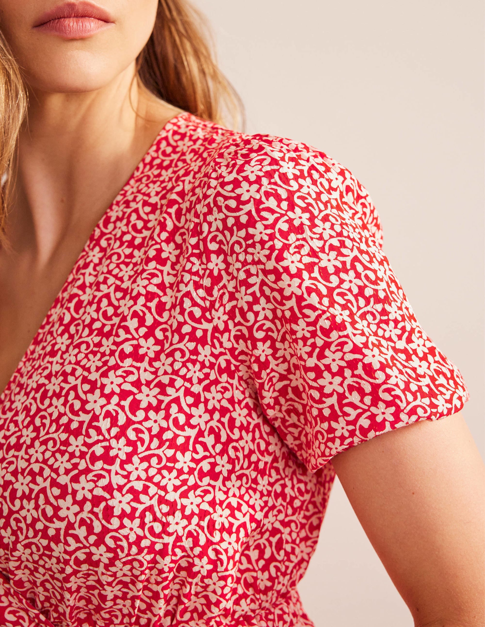 Top cache-cœur à taille élastiquée-Vermillon, motif Flower Stem - Image 2
