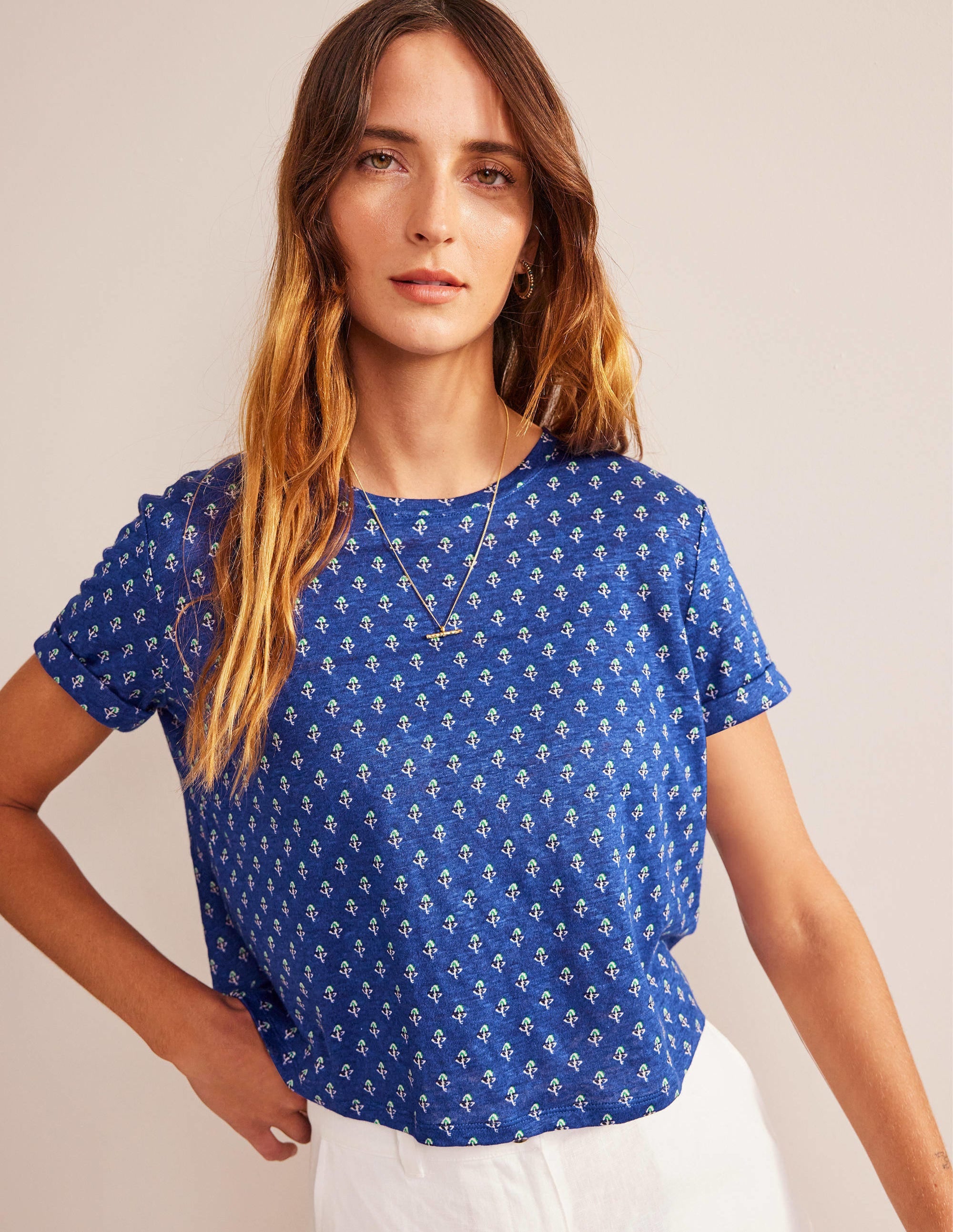 T-shirt imprimé en lin-Bleu vague, motif Tulip Blush - Image 1