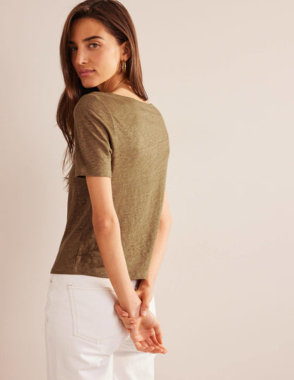 T-shirt en lin à col en U-Camel-3