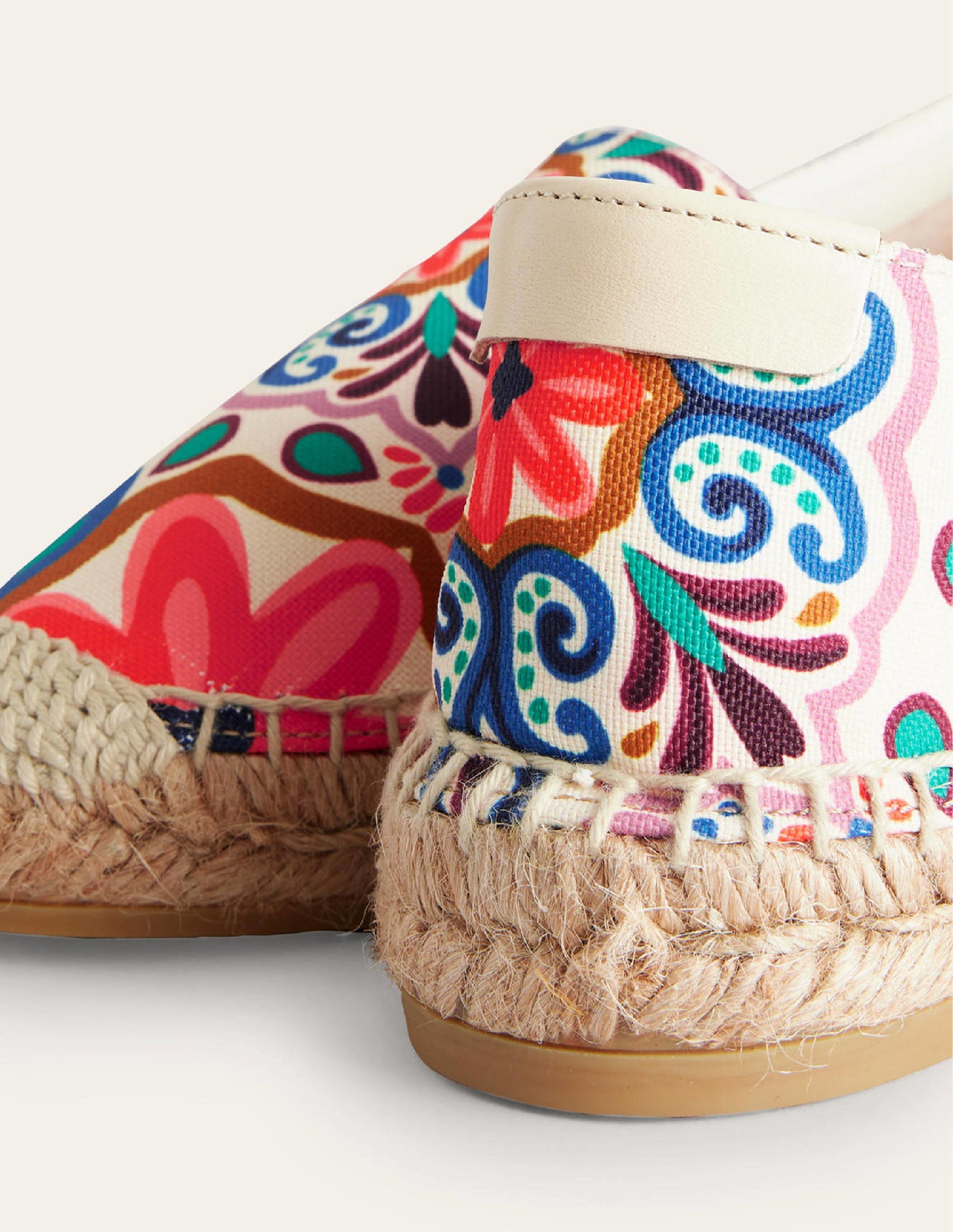 Klassische Espadrilles mit flacher Sohle-Naturweiß, Gobelinmuster-3