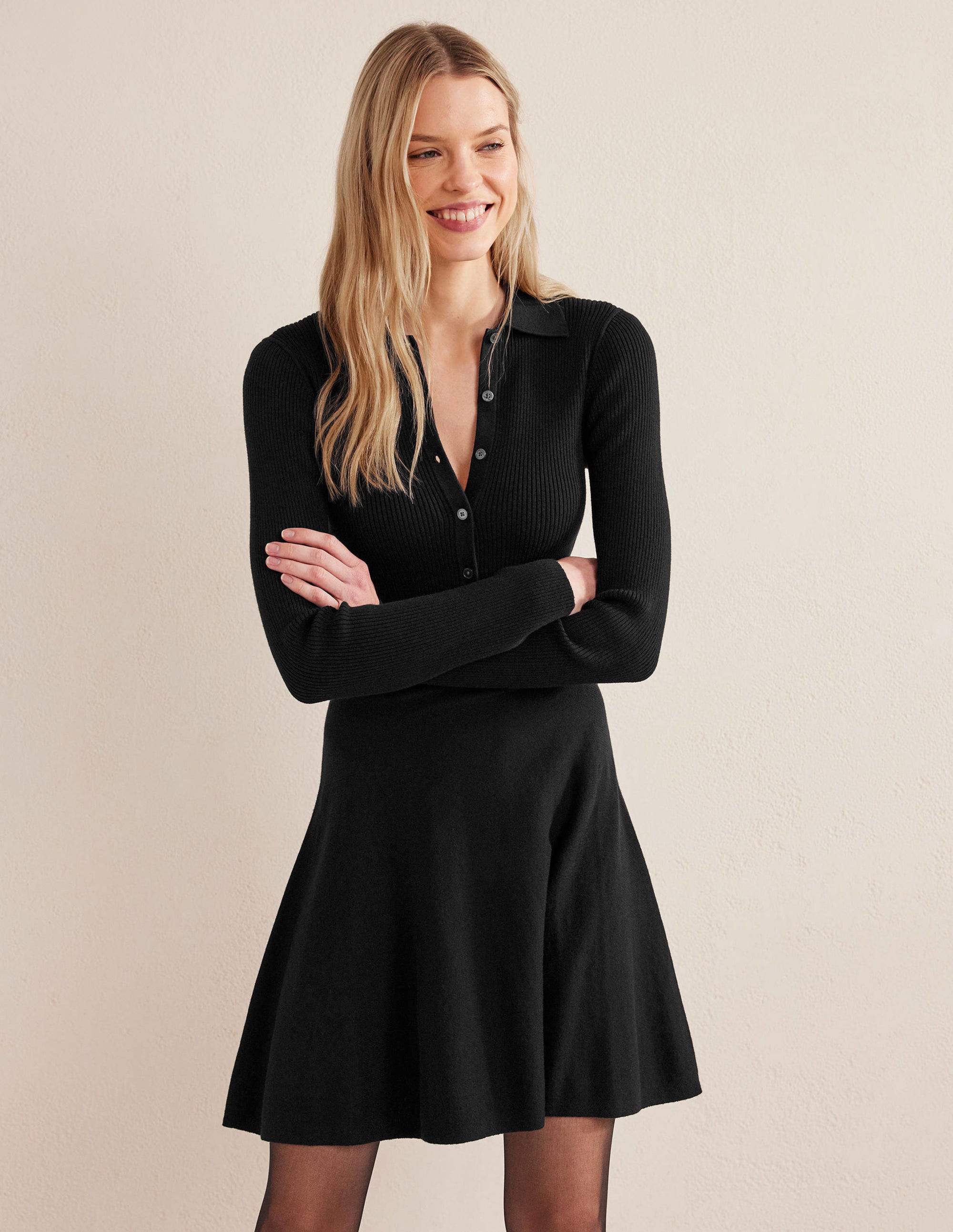Mini-Strickkleid mit Rippdetails-Schwarz - Image 1