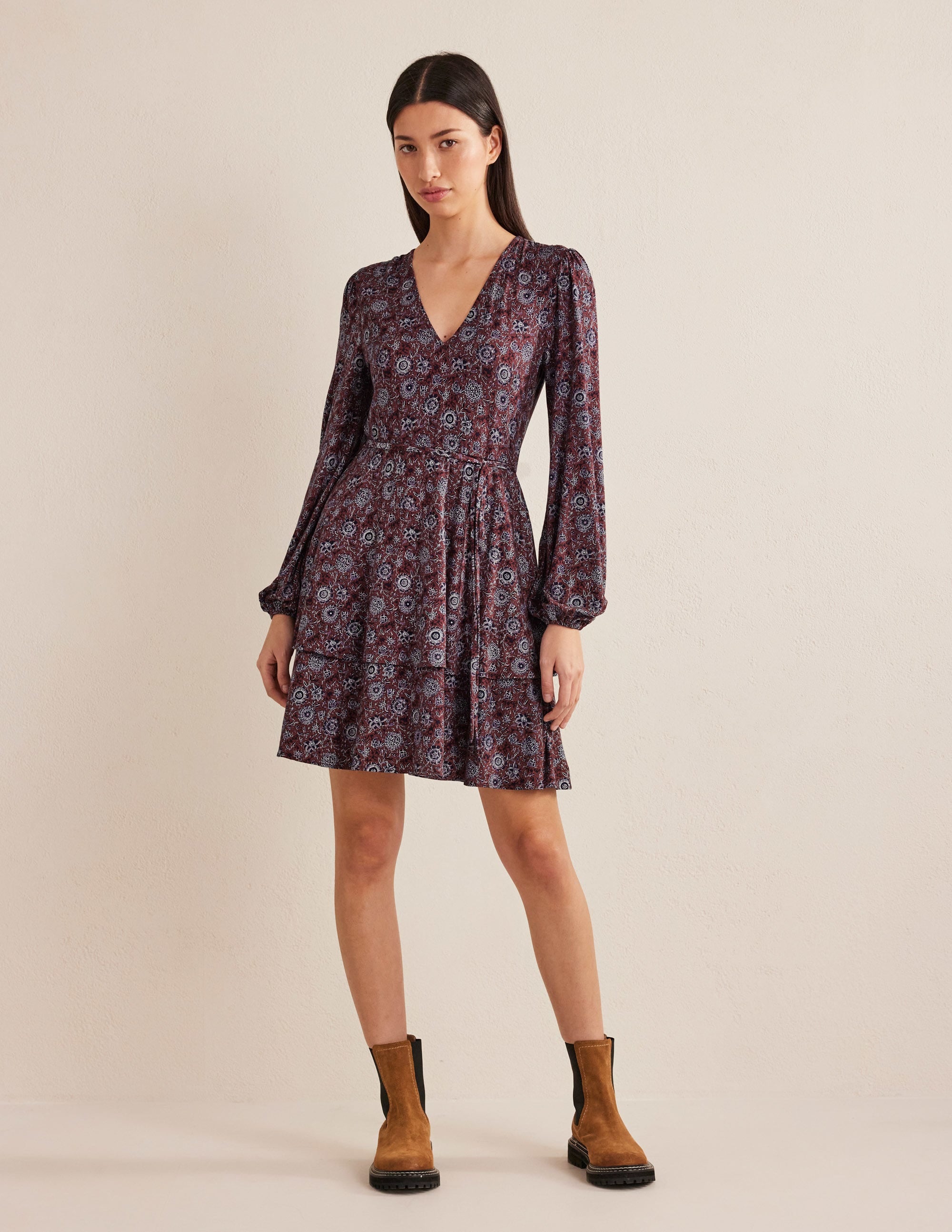 Gestuftes Jersey-Minikleid-Bratapfel, Florales Gobelinmuster - Image 4