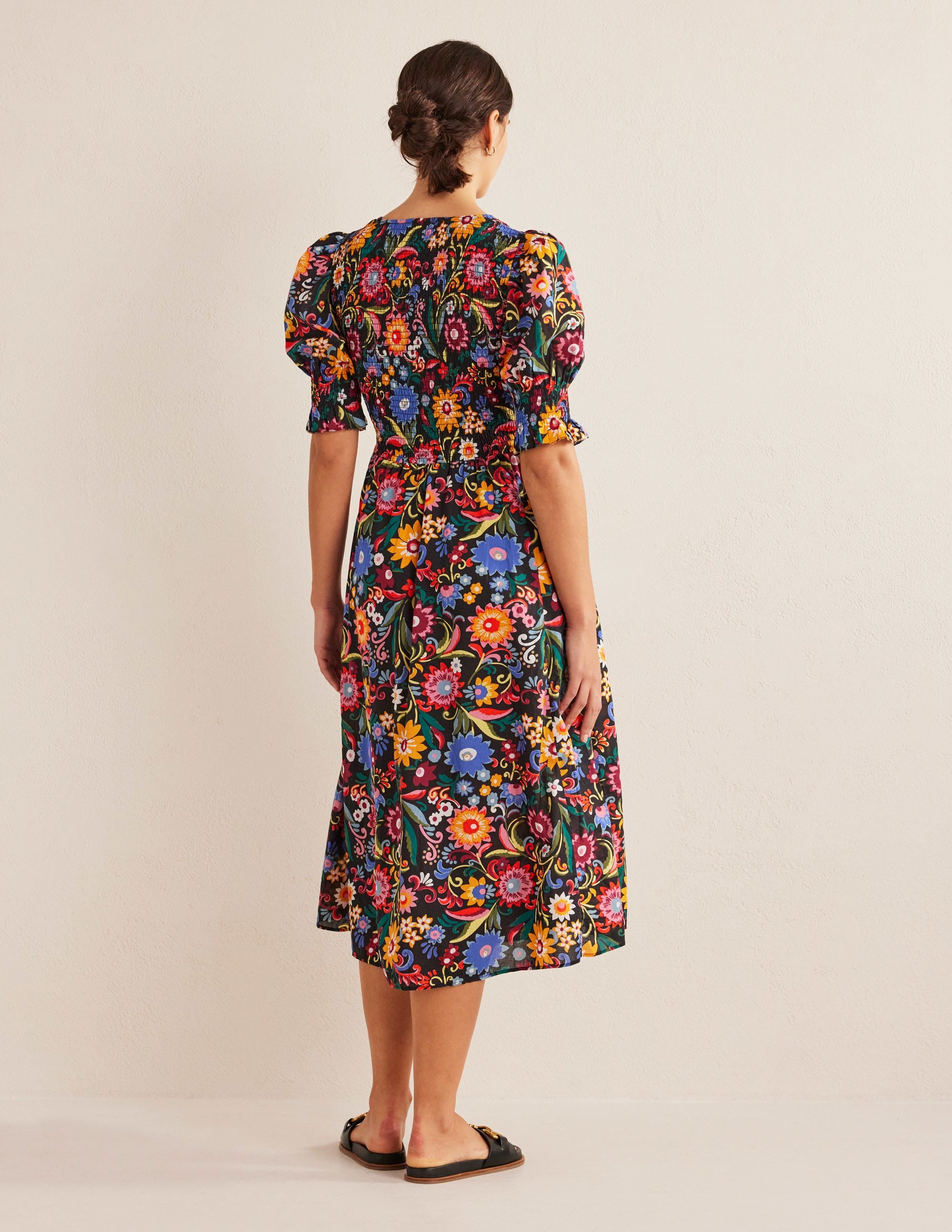 Midikleid mit gesmoktem Oberteil-Schwarz, Knallige Gardenie - Image 3