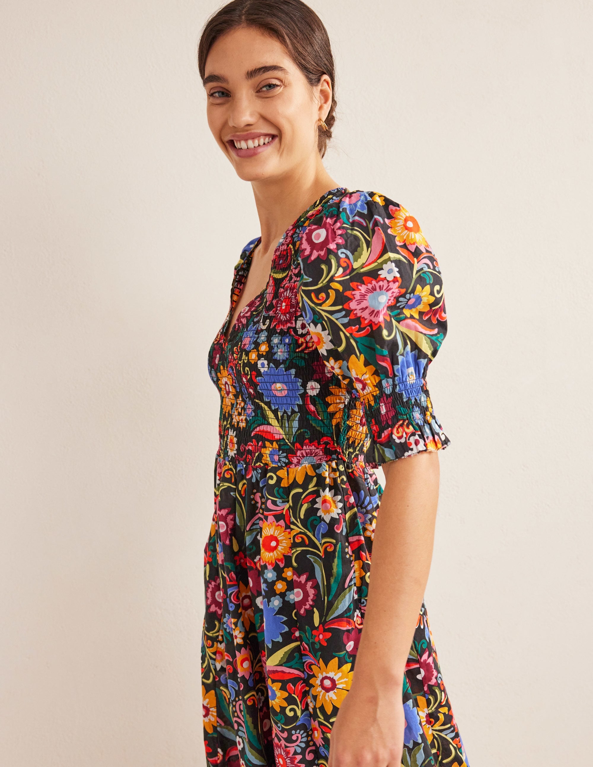 Midikleid mit gesmoktem Oberteil-Schwarz, Knallige Gardenie - Image 4