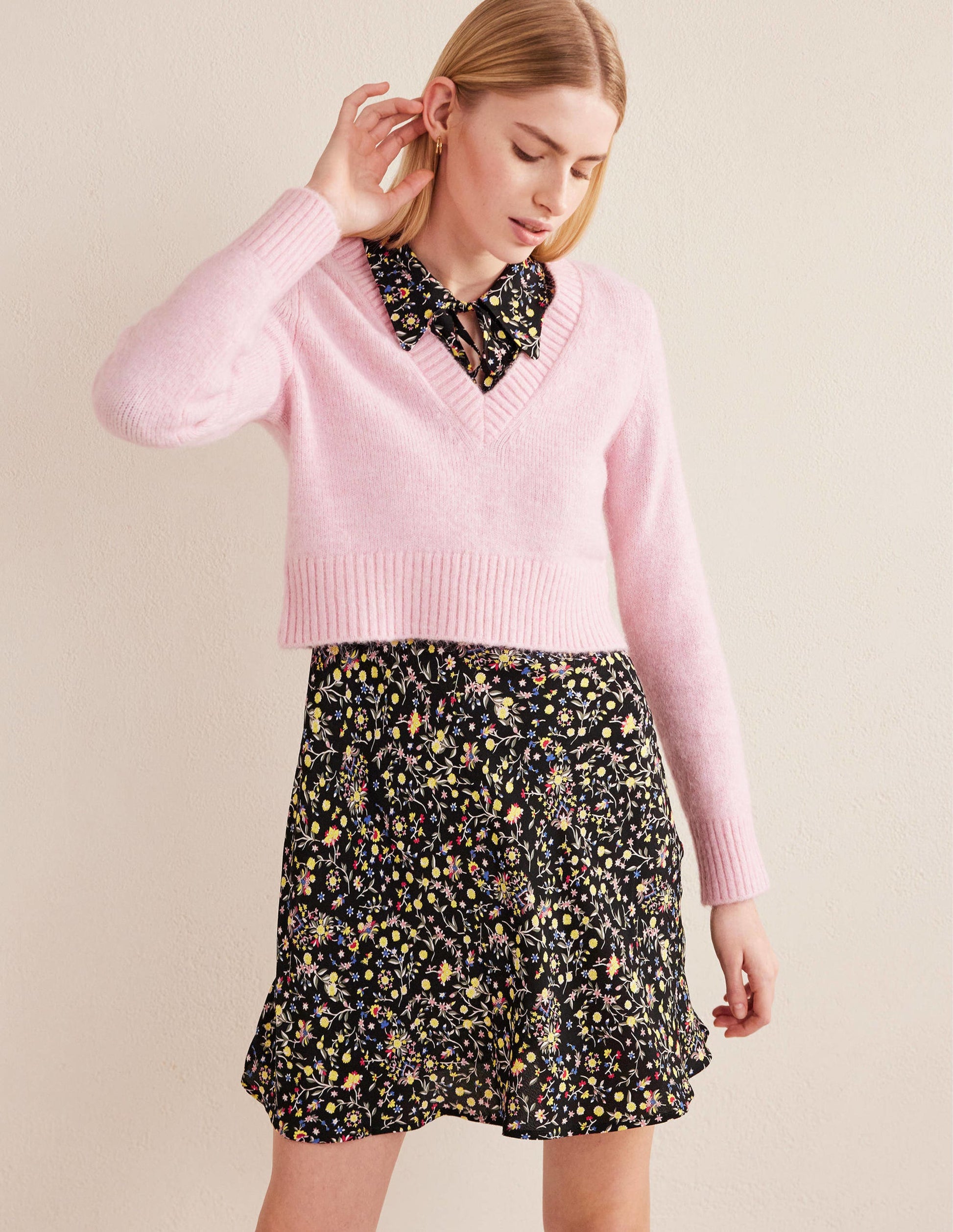 Hemdblusenkleid mit Bindeband am Ausschnitt-Schwarz, Wildblumen-Paisleymuster-4