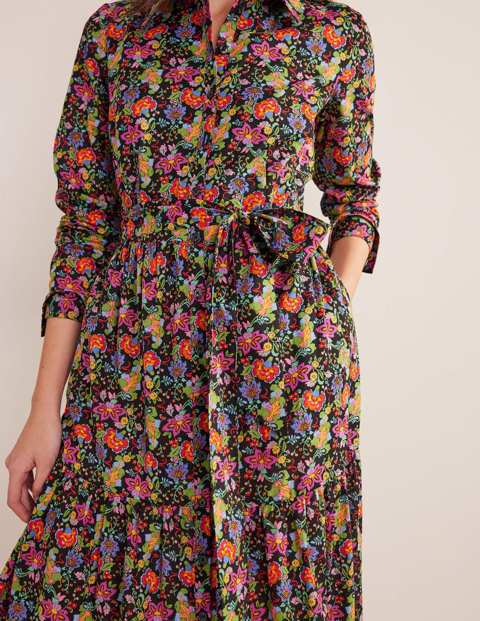 Flo Midi-Hemdblusenkleid aus Baumwolle-Schwarz, Nelkengarten-4