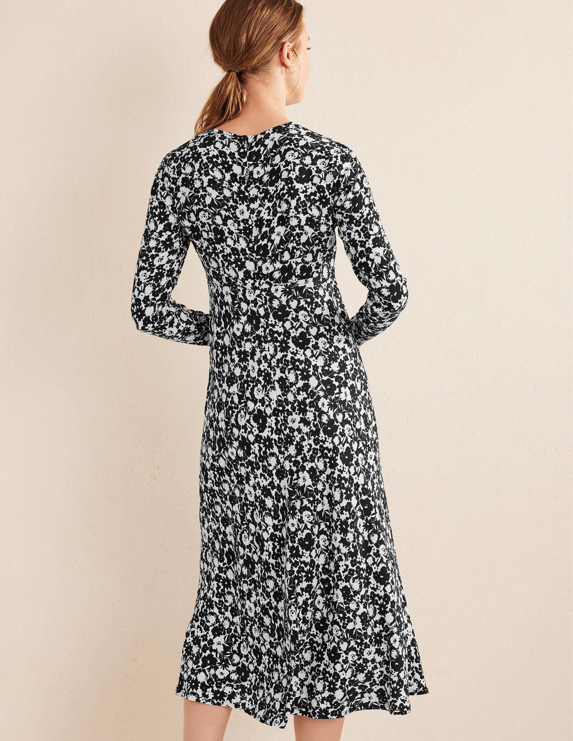 Robe midi style 40s à col rond-Noir, motif Bloom Silhouette-3