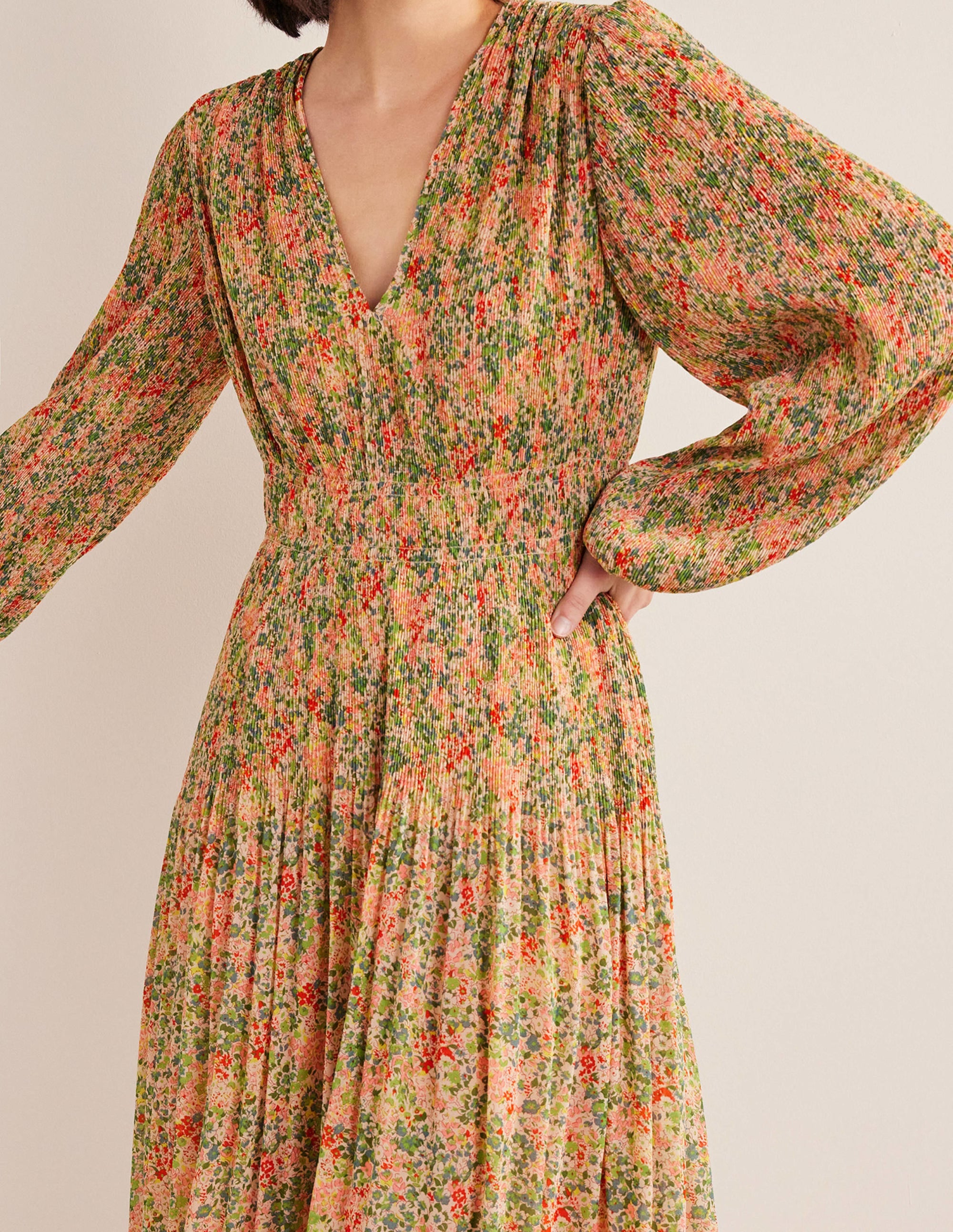 V-neck Plisse Midi Dress-Popcorn, Gardenia Petal - Image 2