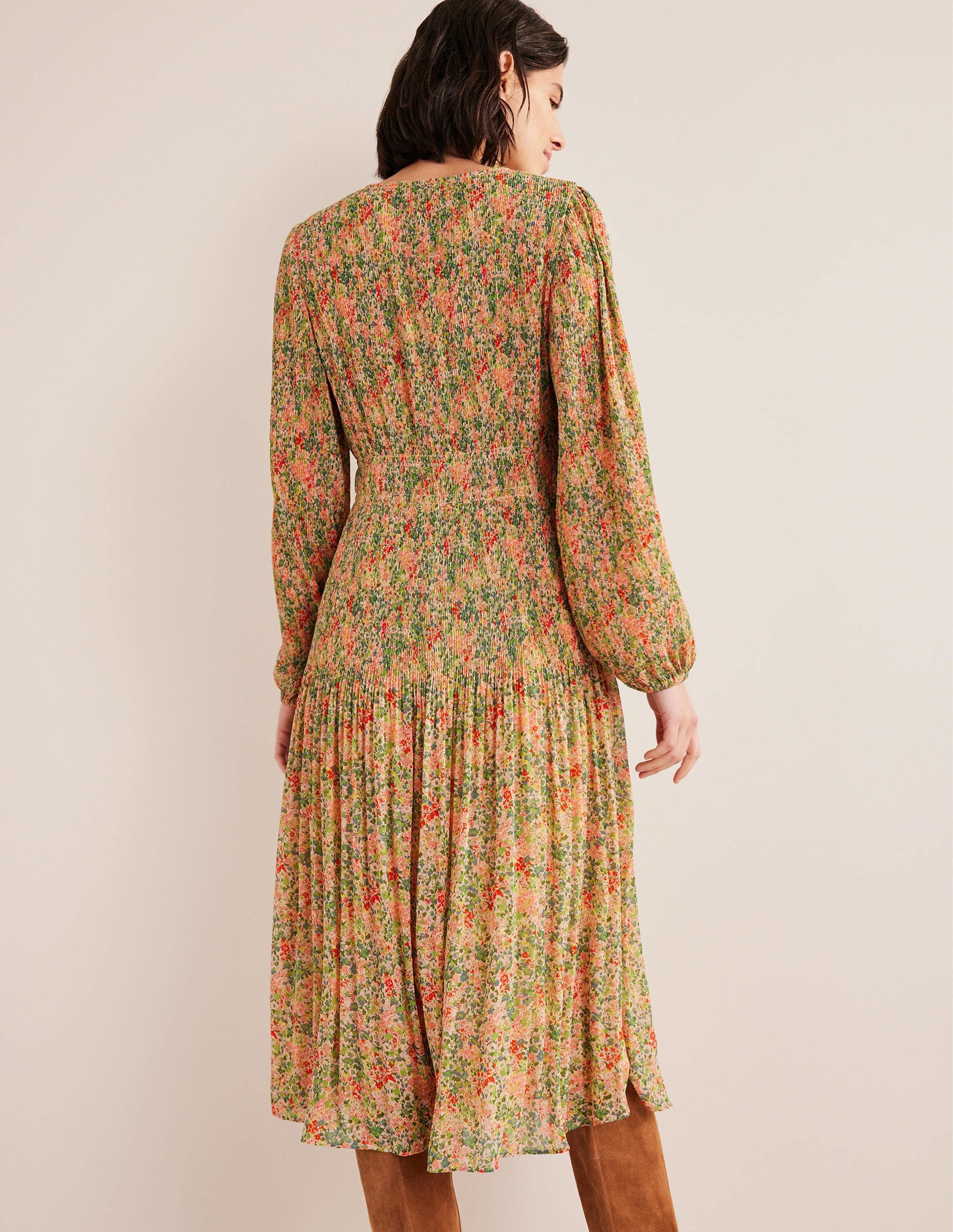V-neck Plisse Midi Dress-Popcorn, Gardenia Petal - Image 3