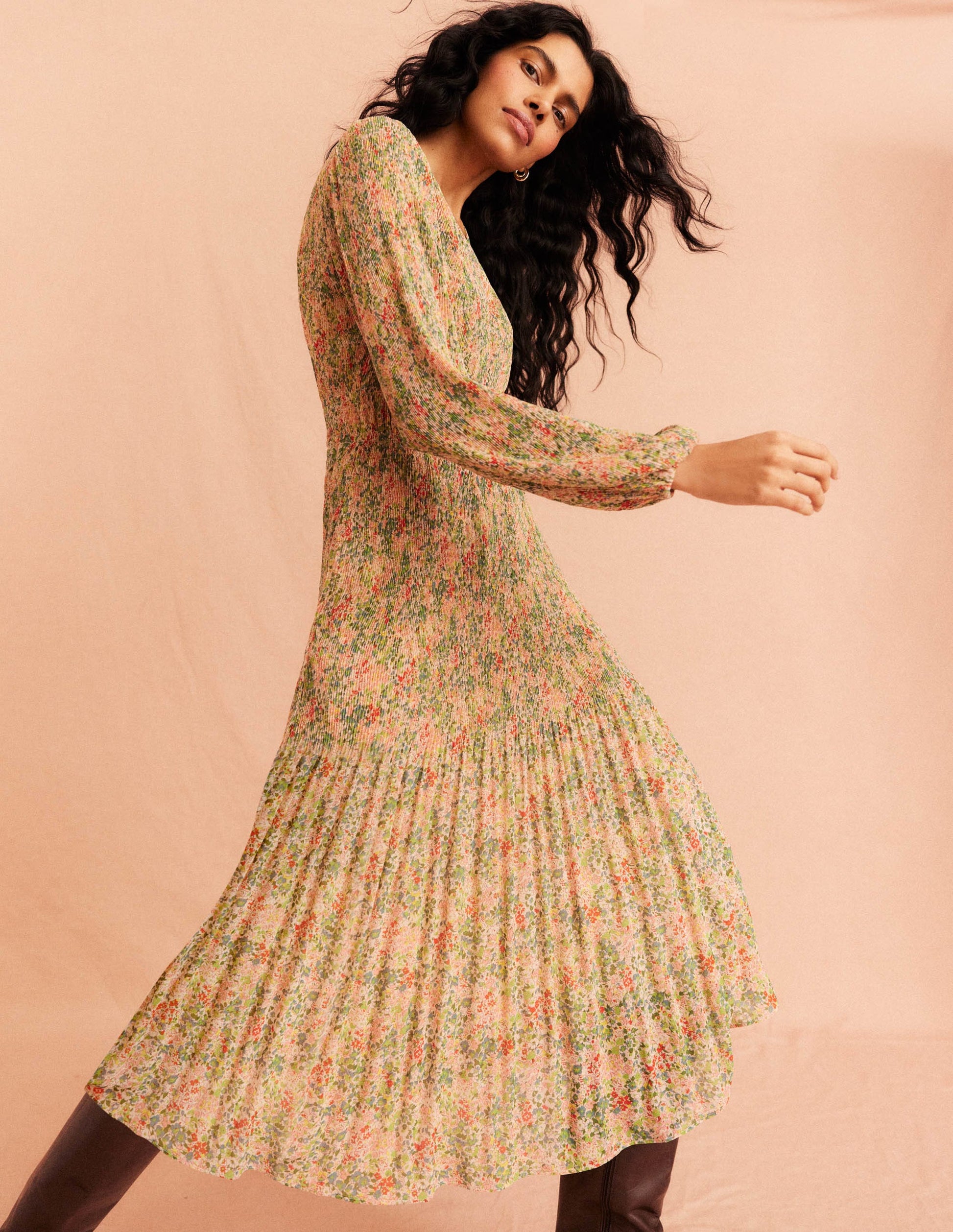 V-neck Plisse Midi Dress-Popcorn, Gardenia Petal-5