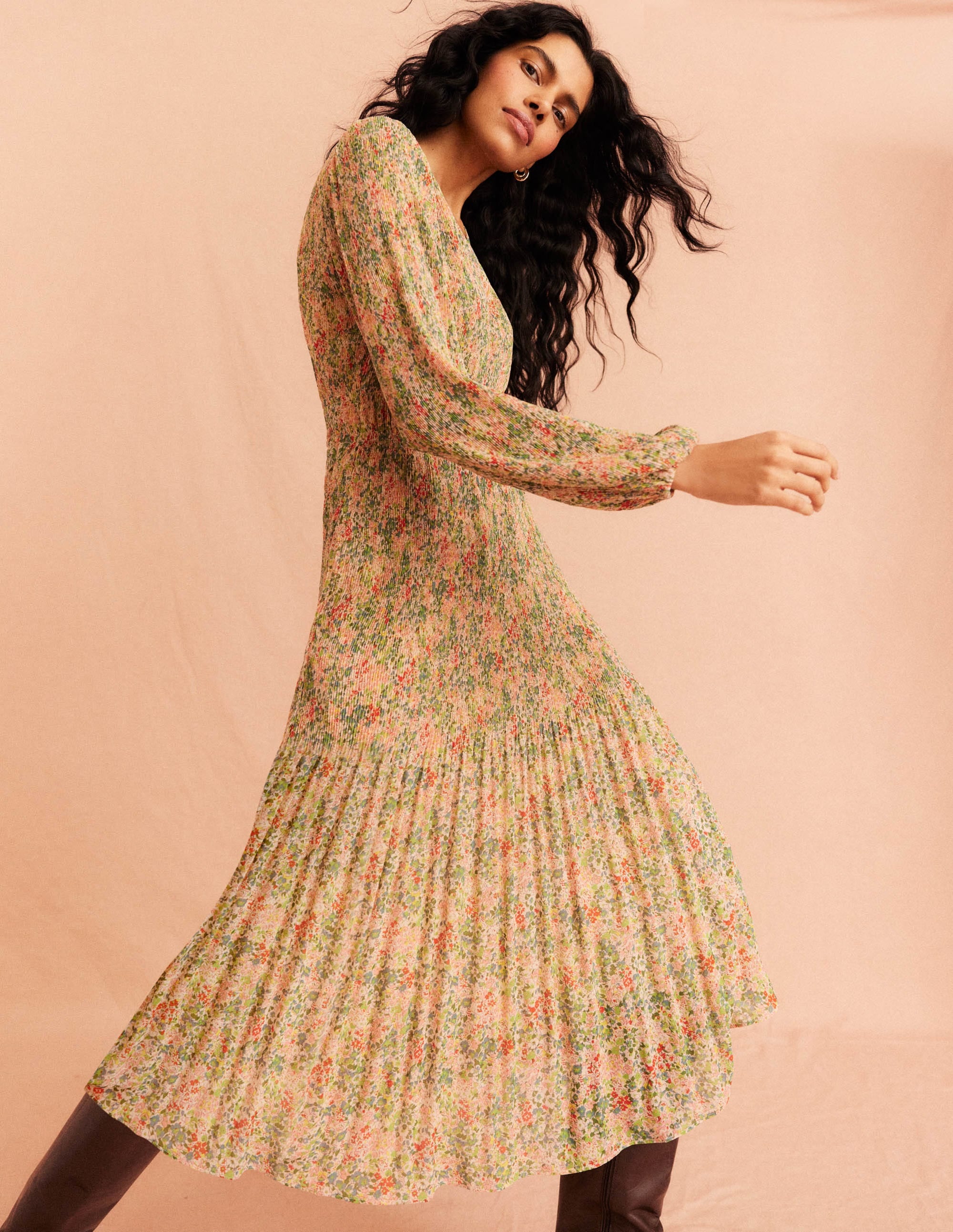 V-neck Plisse Midi Dress-Popcorn, Gardenia Petal - Image 5
