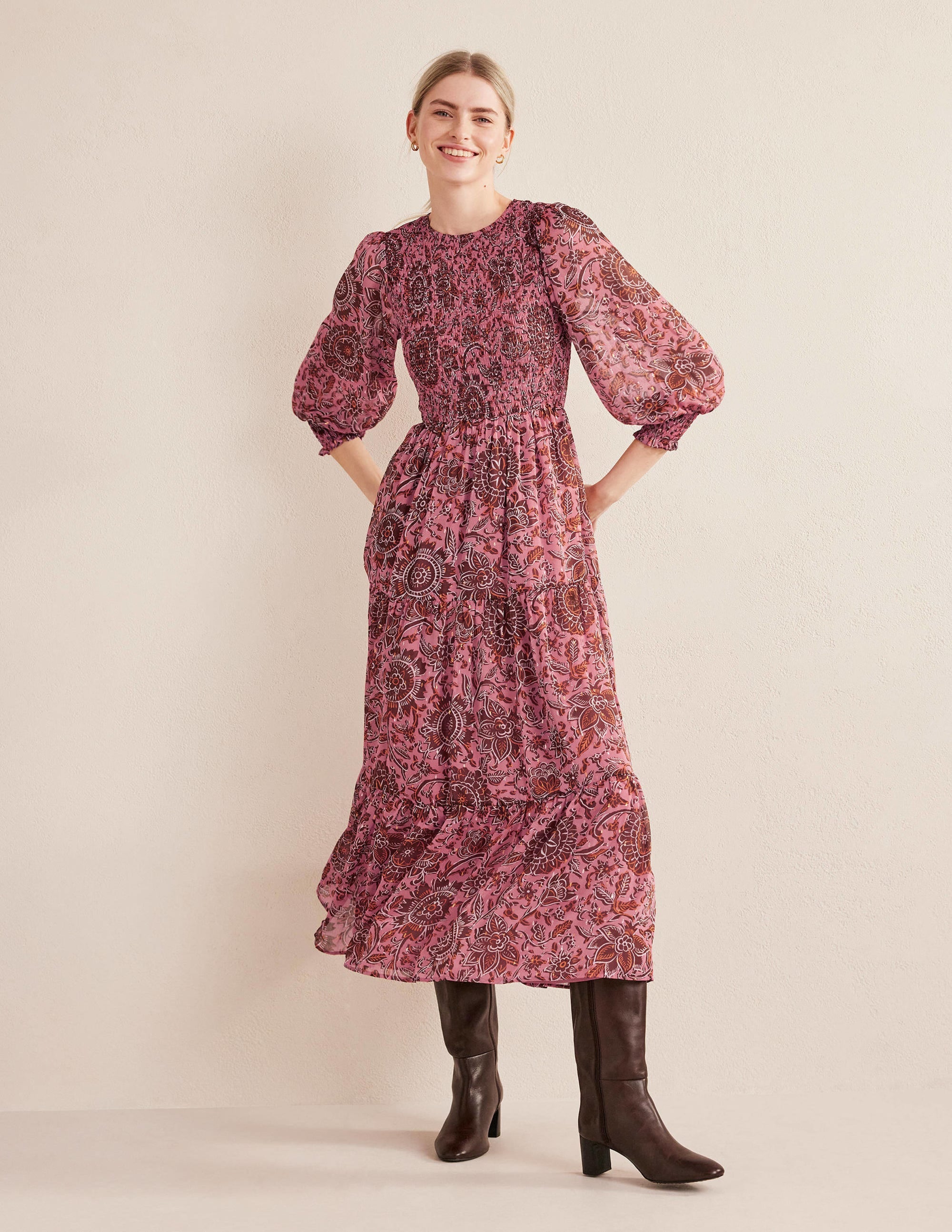 Robe longue métallisée à smocks-Rose délavé, tapisserie florale - Image 1