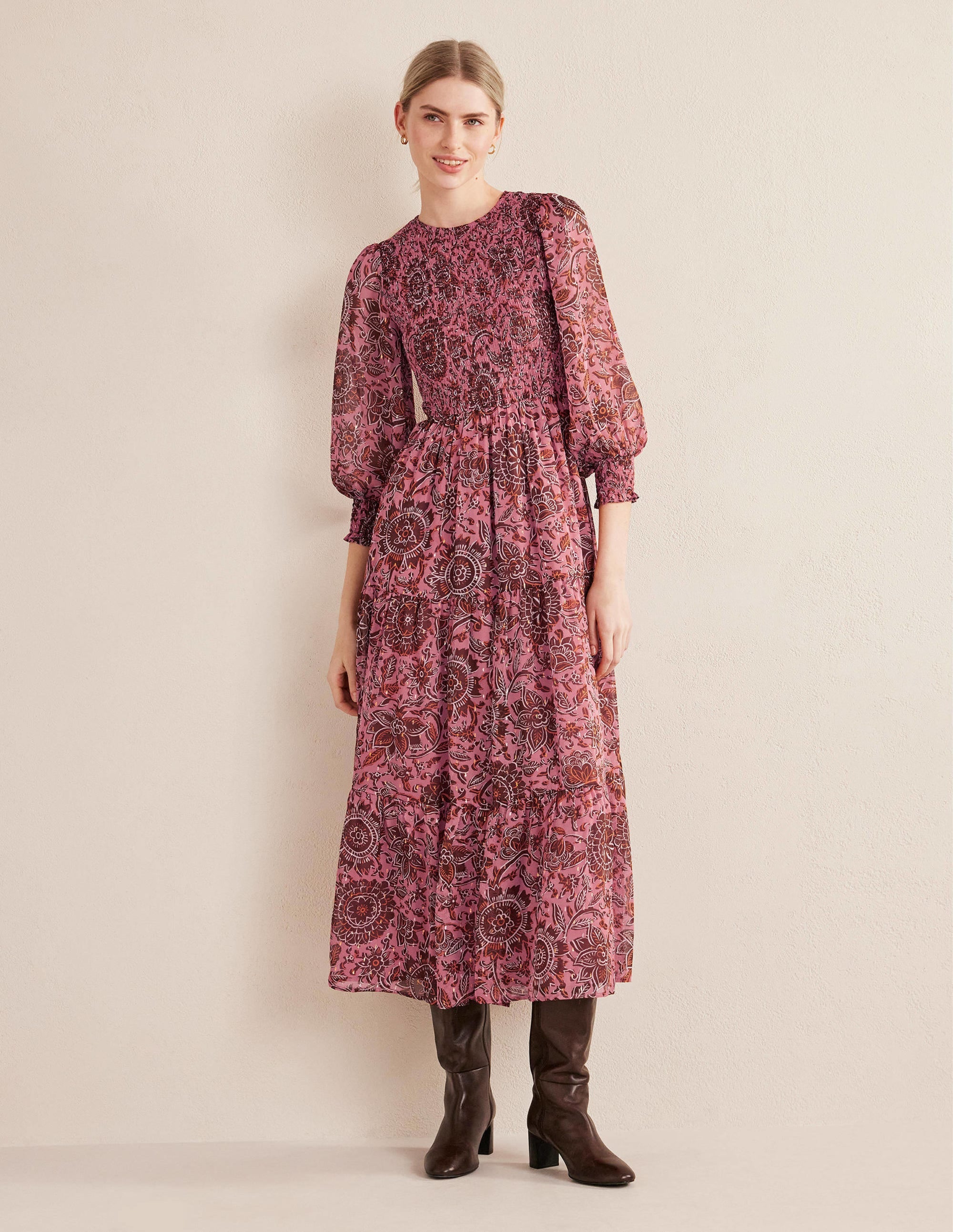 Robe longue métallisée à smocks-Rose délavé, tapisserie florale - Image 5