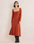 Rippstrickkleid mit Rundhalsausschnitt-Rostrot