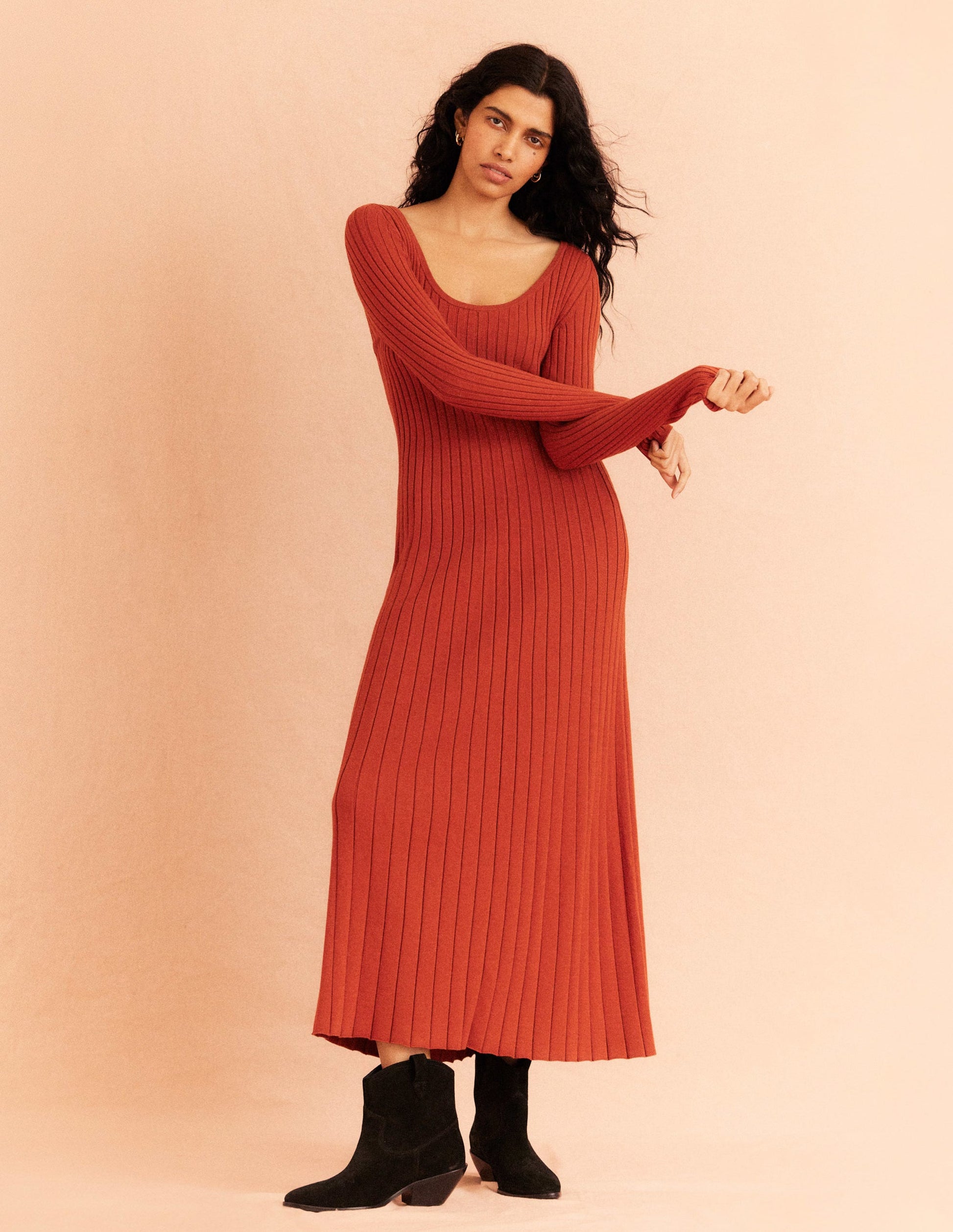 Rippstrickkleid mit Rundhalsausschnitt-Rostrot-2