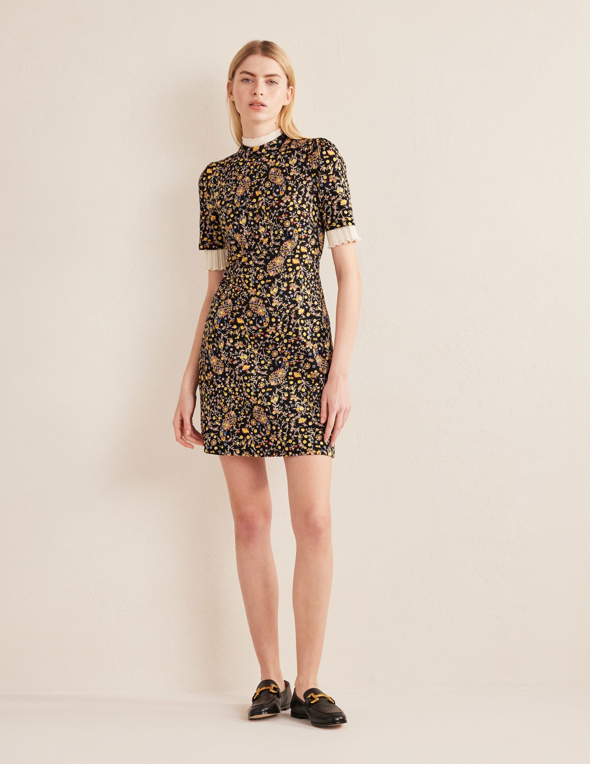 Jersey-Minikleid-Schwarz, Wildblumen-Paisleymuster - Image 3