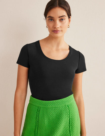 Kurzärmeliges Basic-T-Shirt-Schwarz