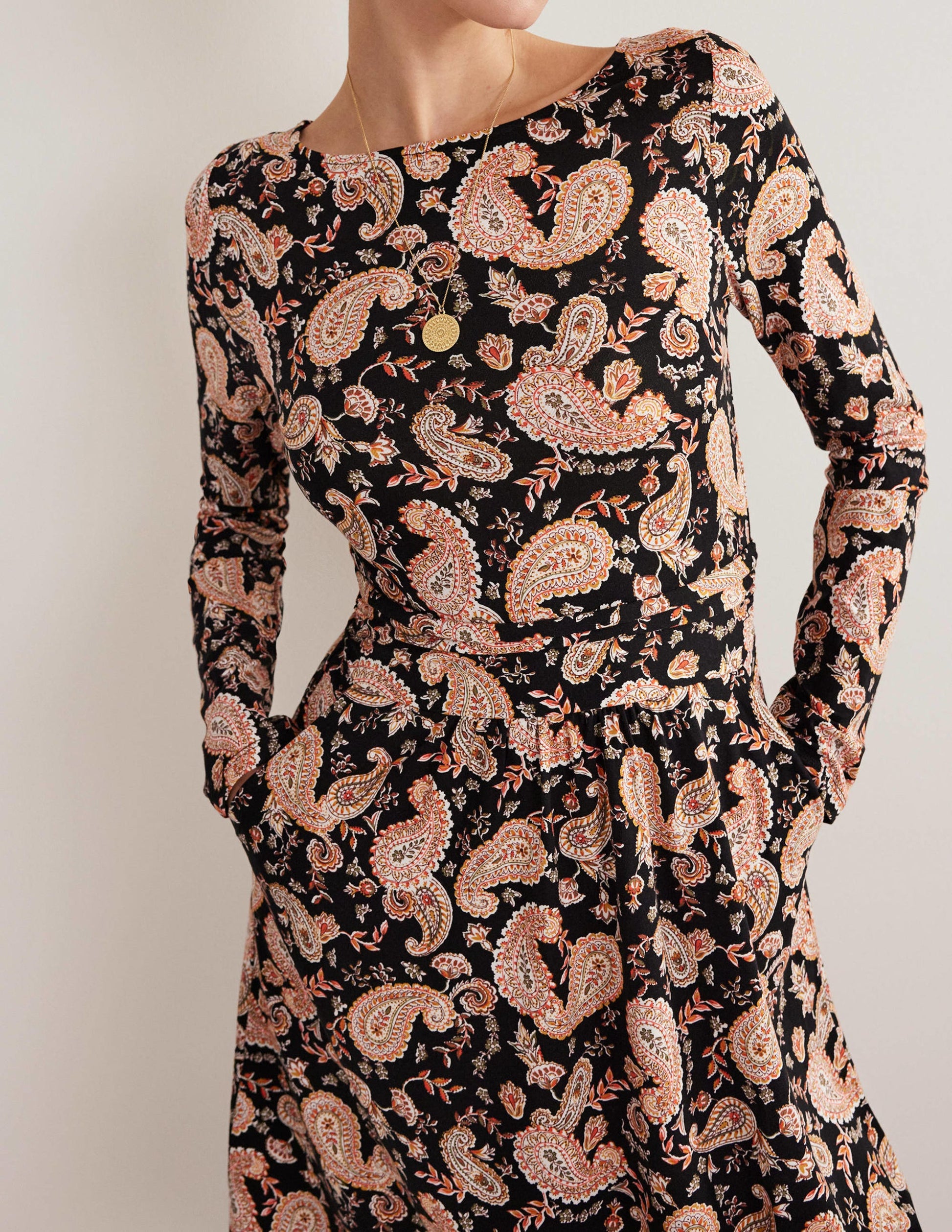 Abigail Jerseykleid-Schwarz, Paisleymuster-2