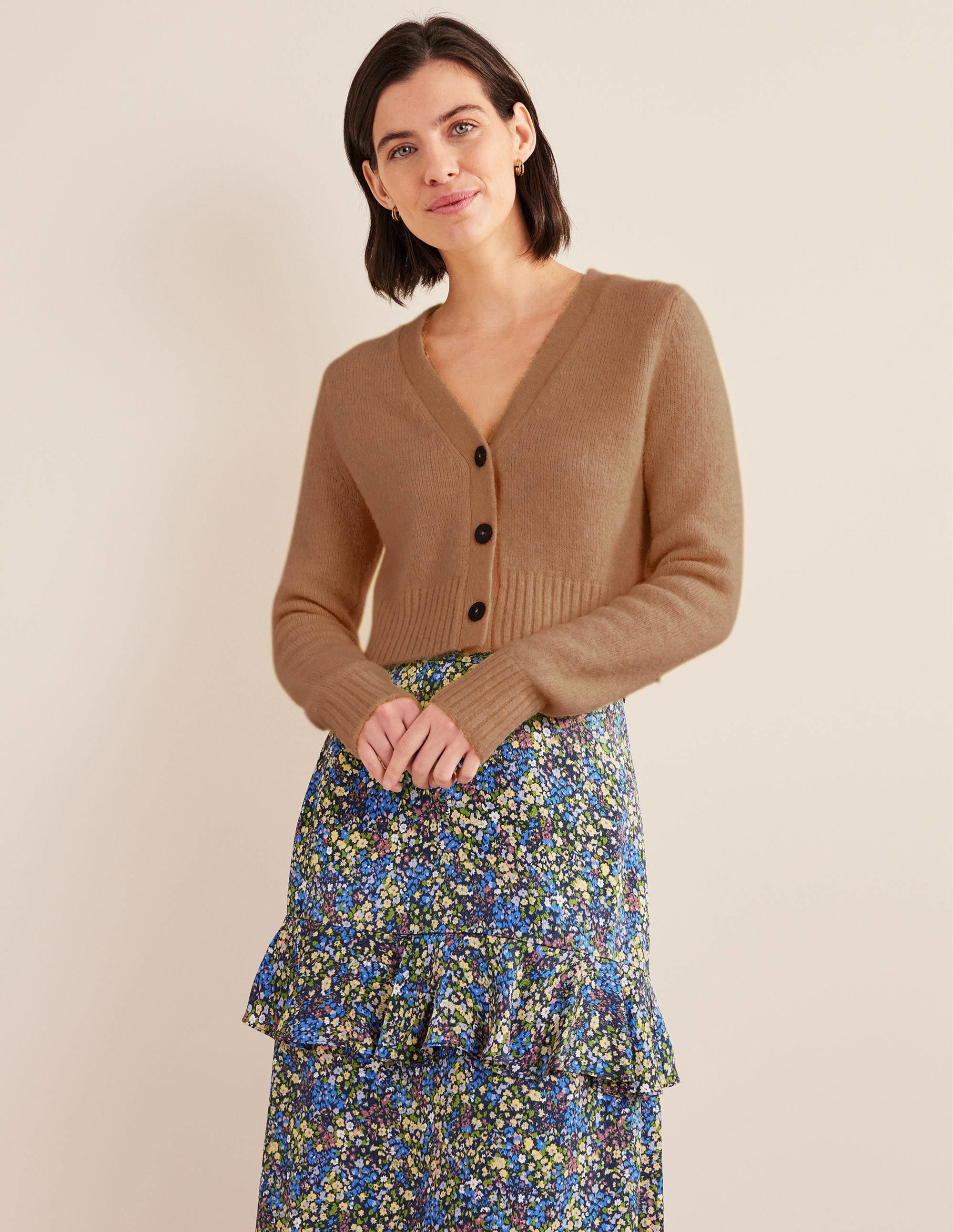 Kurz geschnittener Cardigan mit V-Ausschnitt-Kamelbraun Melange - Image 1
