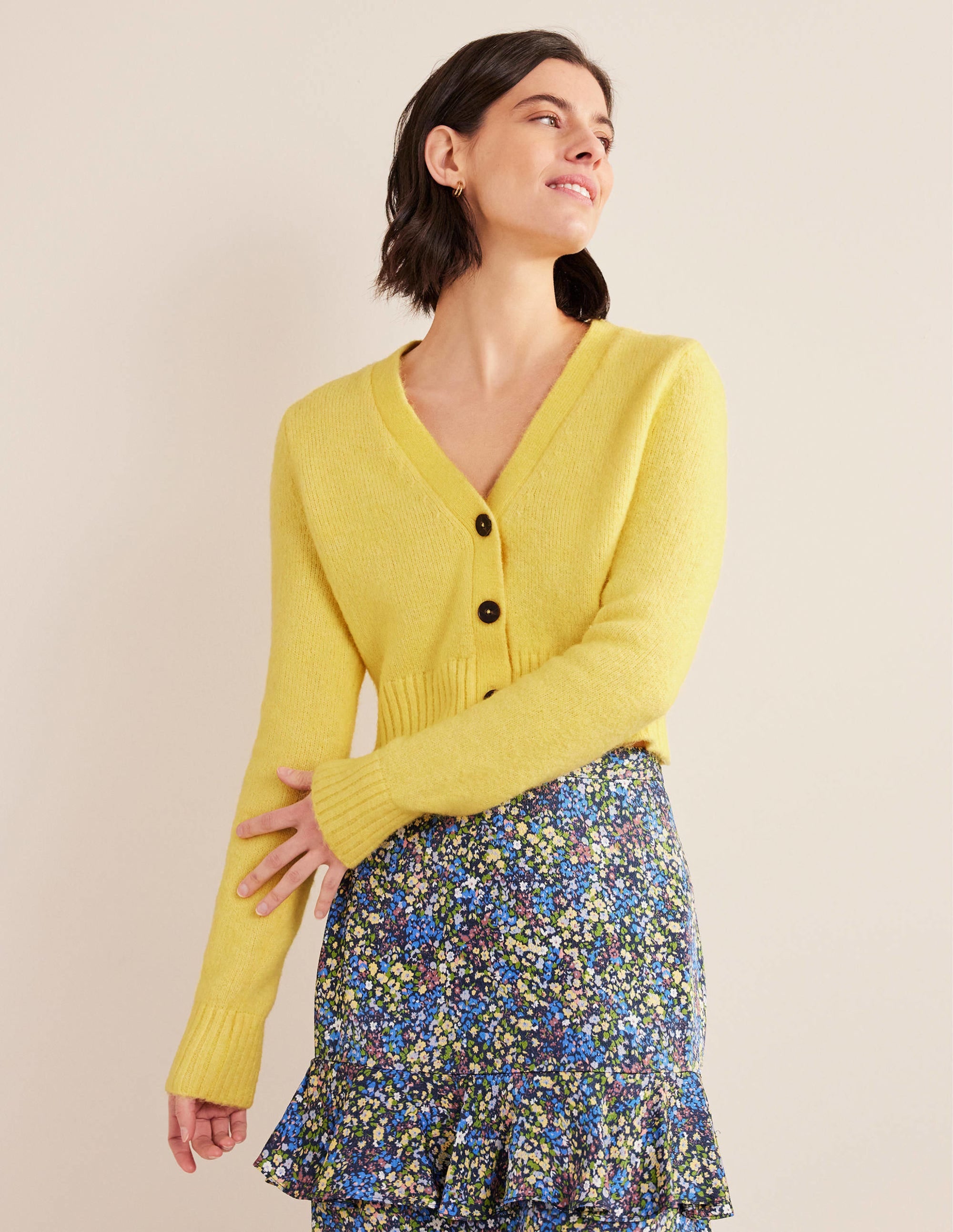 Kurz geschnittener Cardigan mit V-Ausschnitt-Hummelgelb - Image 4