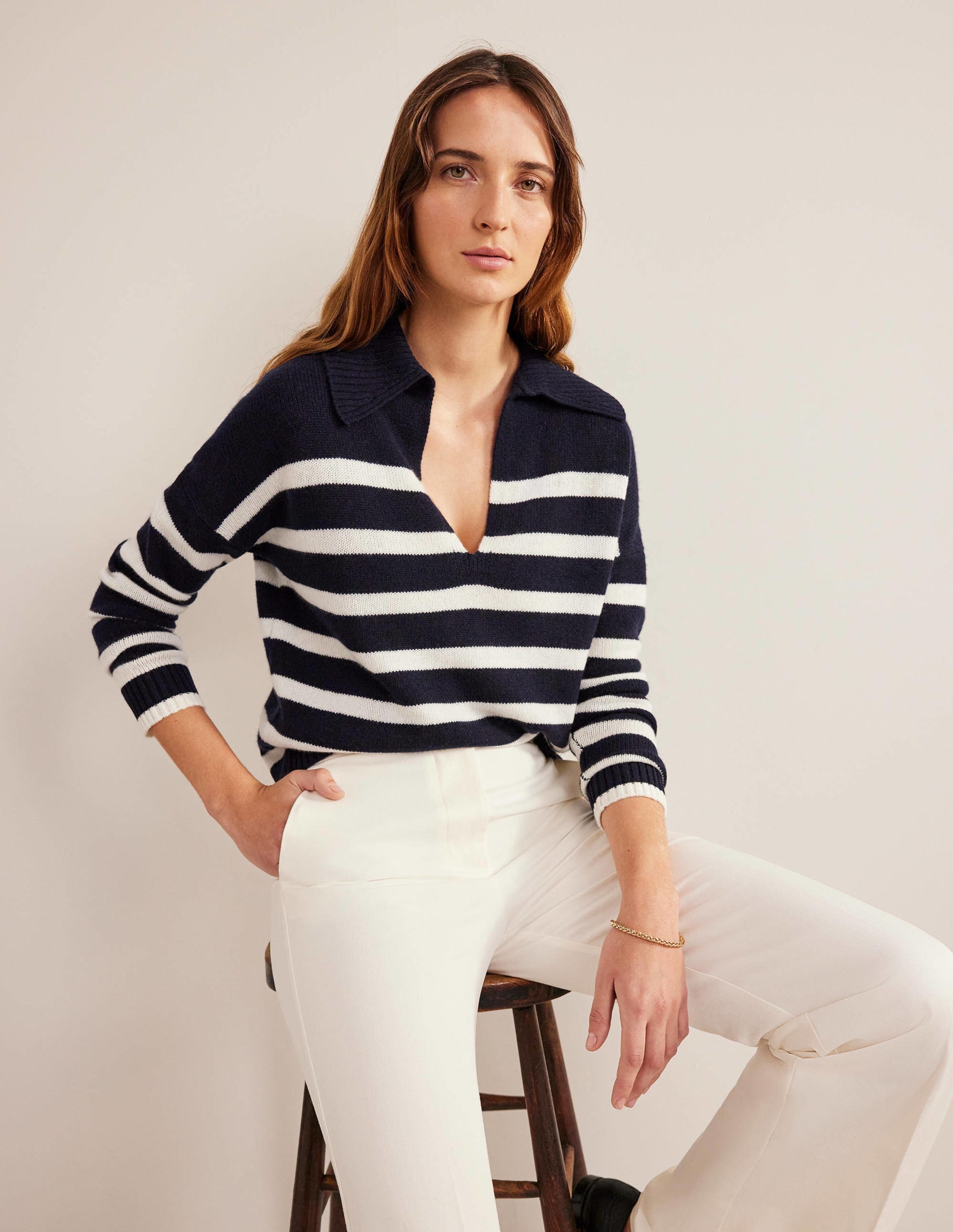 Kaschmirpullover mit Kragen-Marineblau/Naturweiß, Gestreift - Image 1