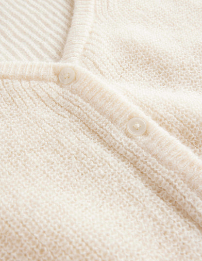 Flauschiger Cardigan mit kurzem Schnitt-Warmes Naturweiß
