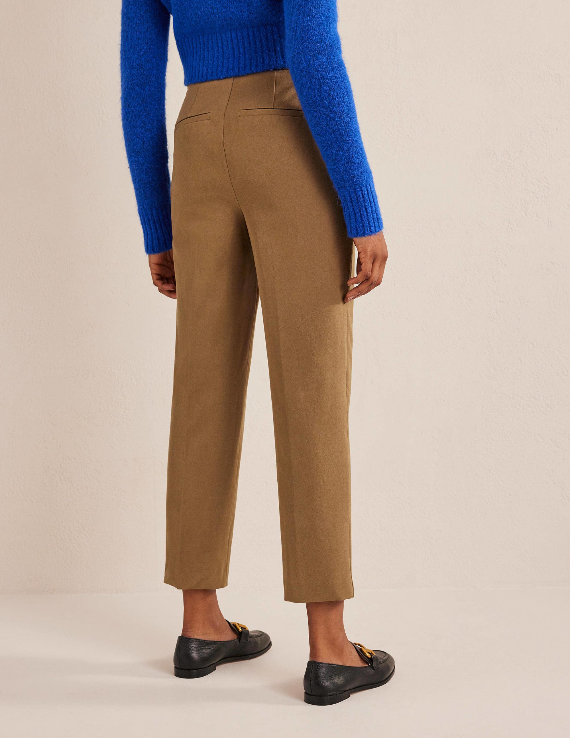 Gerade geschnittene Hose mit 2-Wege-Stretch-Karamellbraun - Image 3