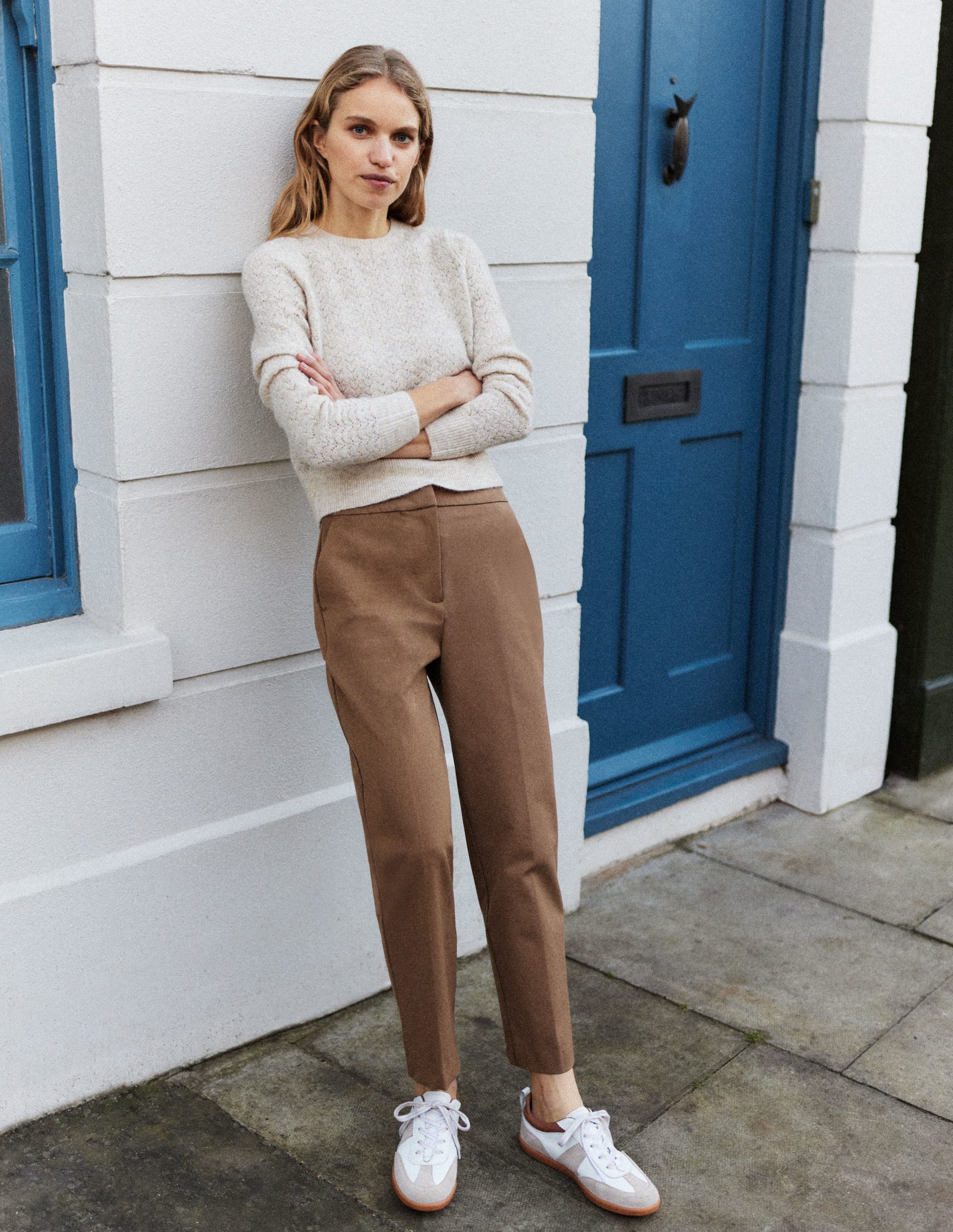 Gerade geschnittene Hose mit 2-Wege-Stretch-Karamellbraun-9