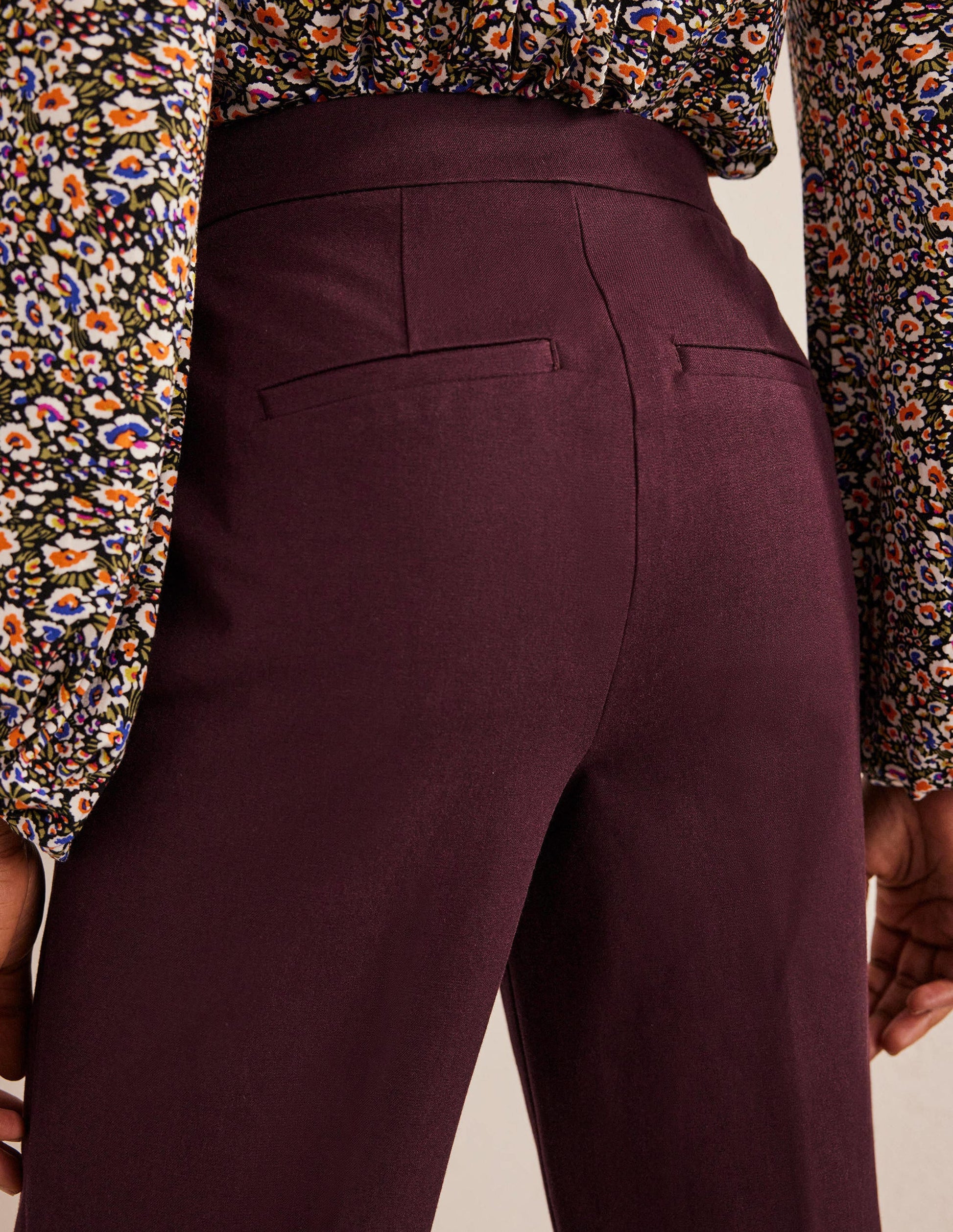 Gerade geschnittene Hose mit 2-Wege-Stretch-Kastanienbraun-4