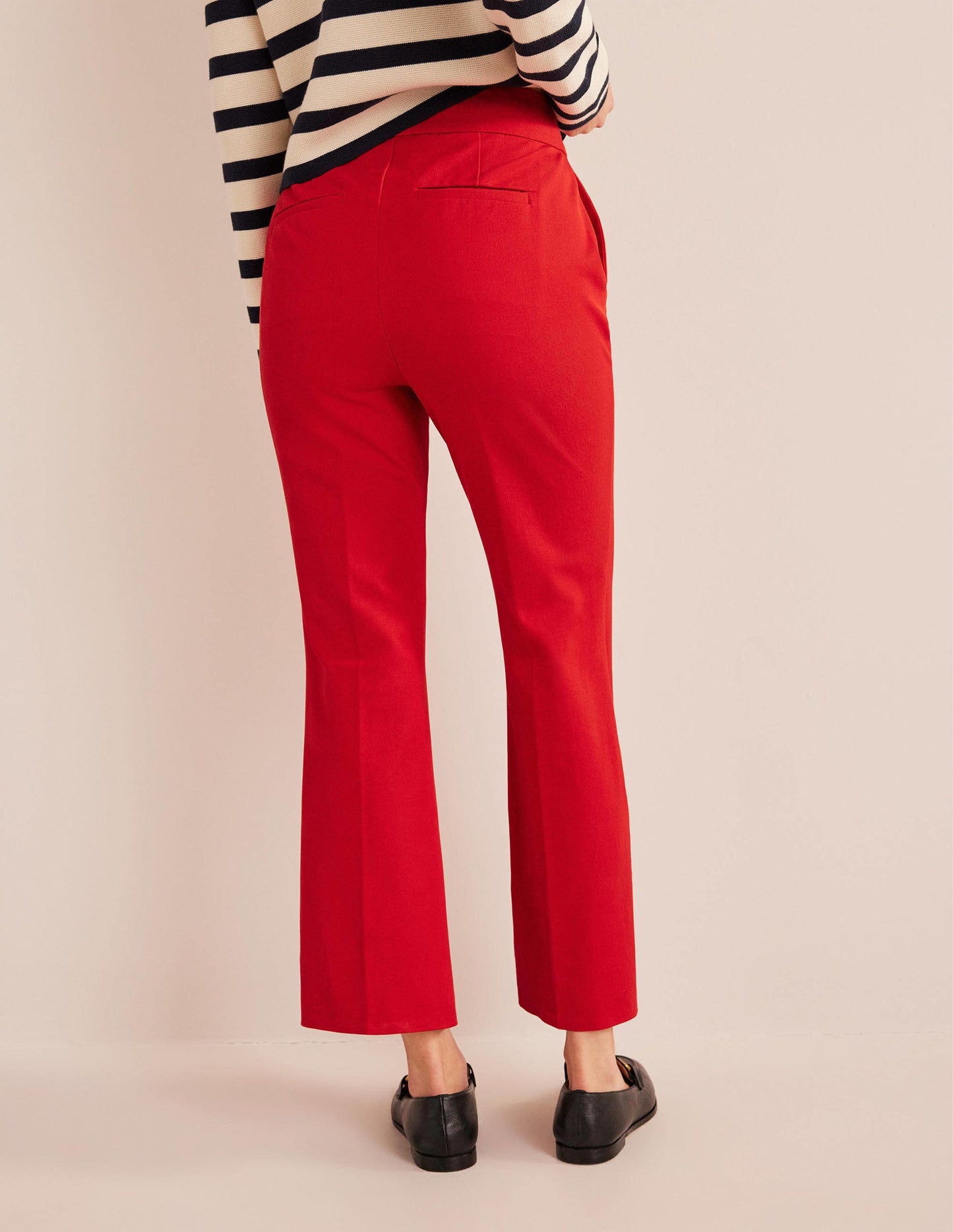 Ausgestellte 7/8-Hose mit 2-Wege-Stretch-Zinnoberrot