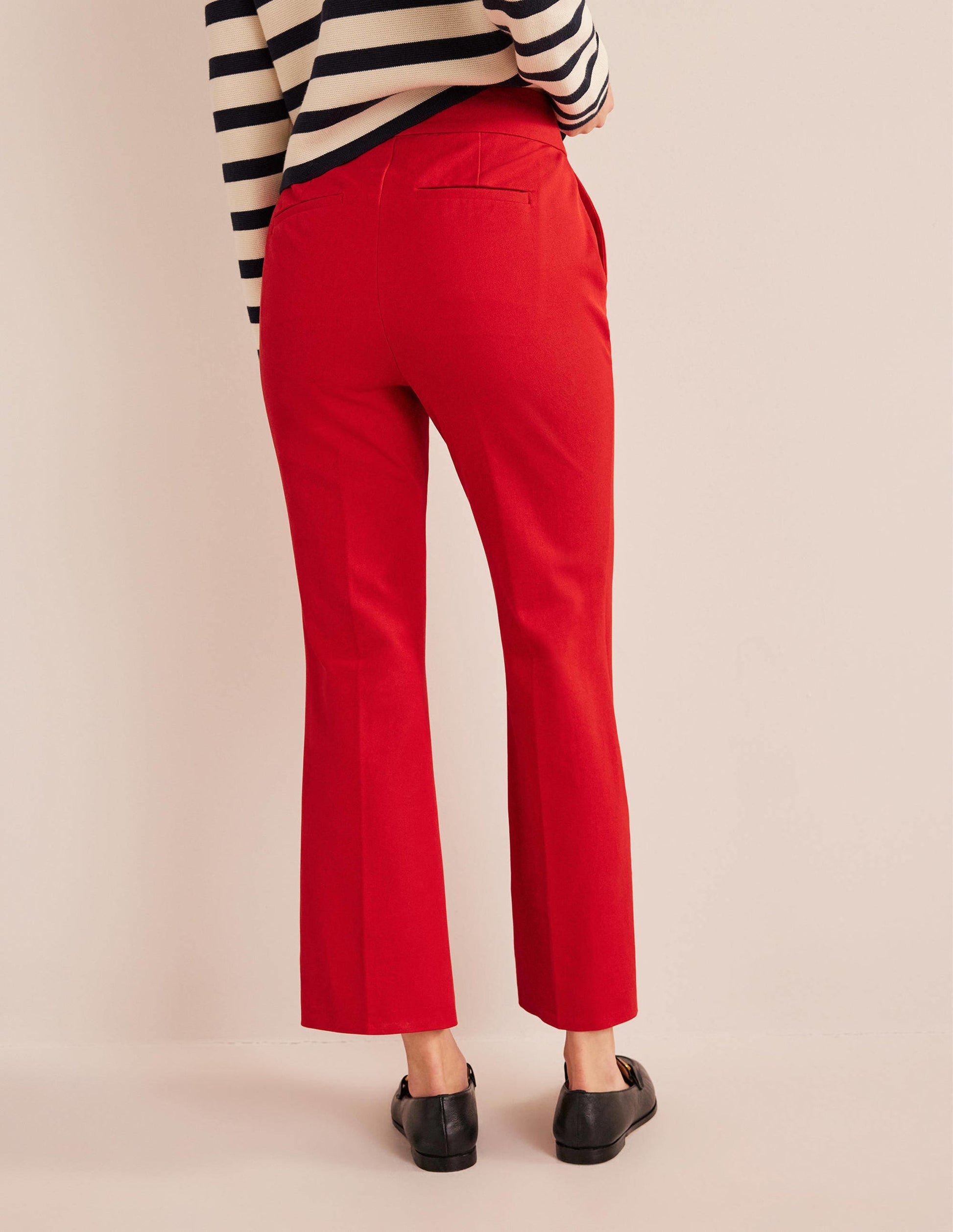 Ausgestellte 7/8-Hose mit 2-Wege-Stretch-Zinnoberrot-3