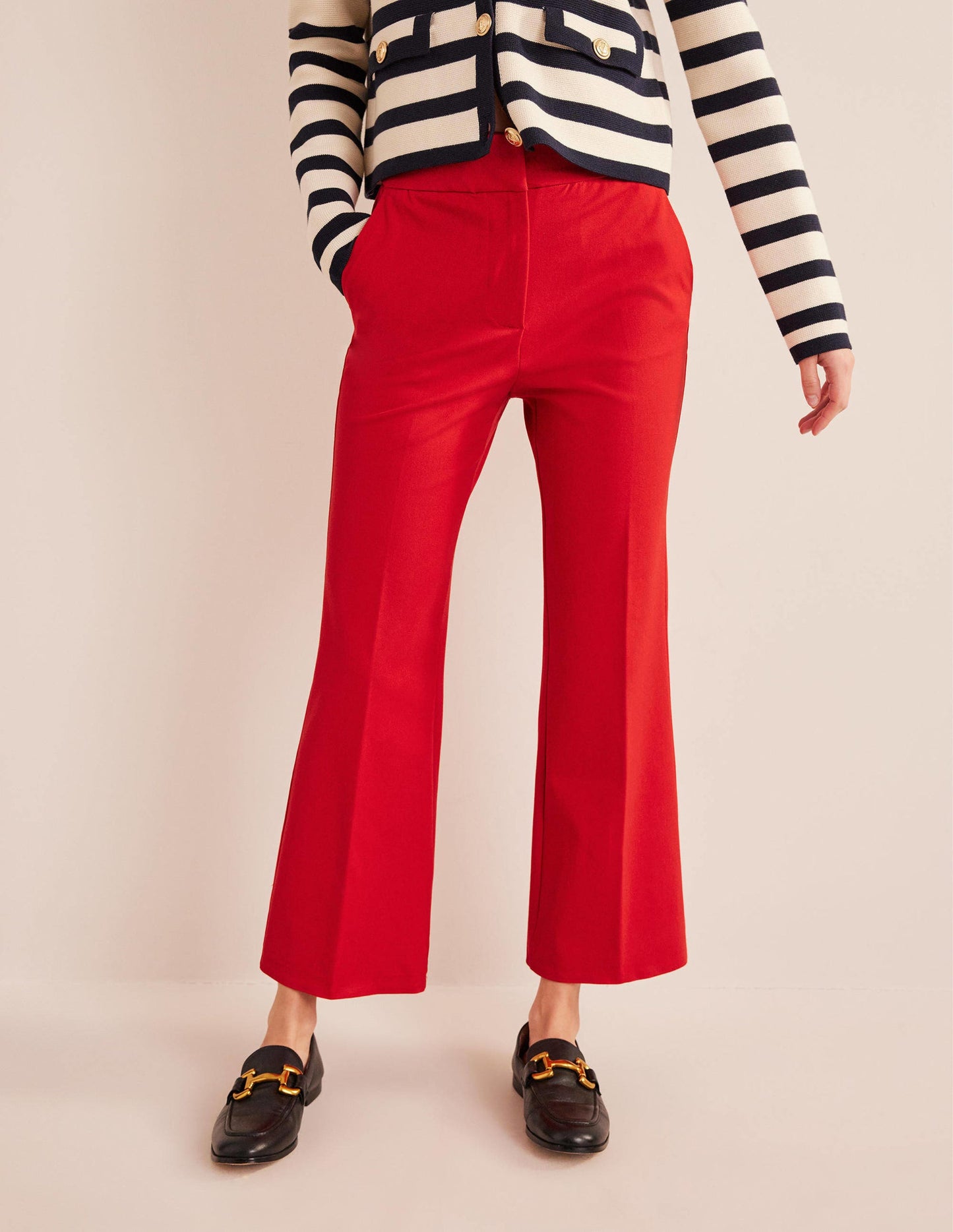 Ausgestellte 7/8-Hose mit 2-Wege-Stretch-Zinnoberrot