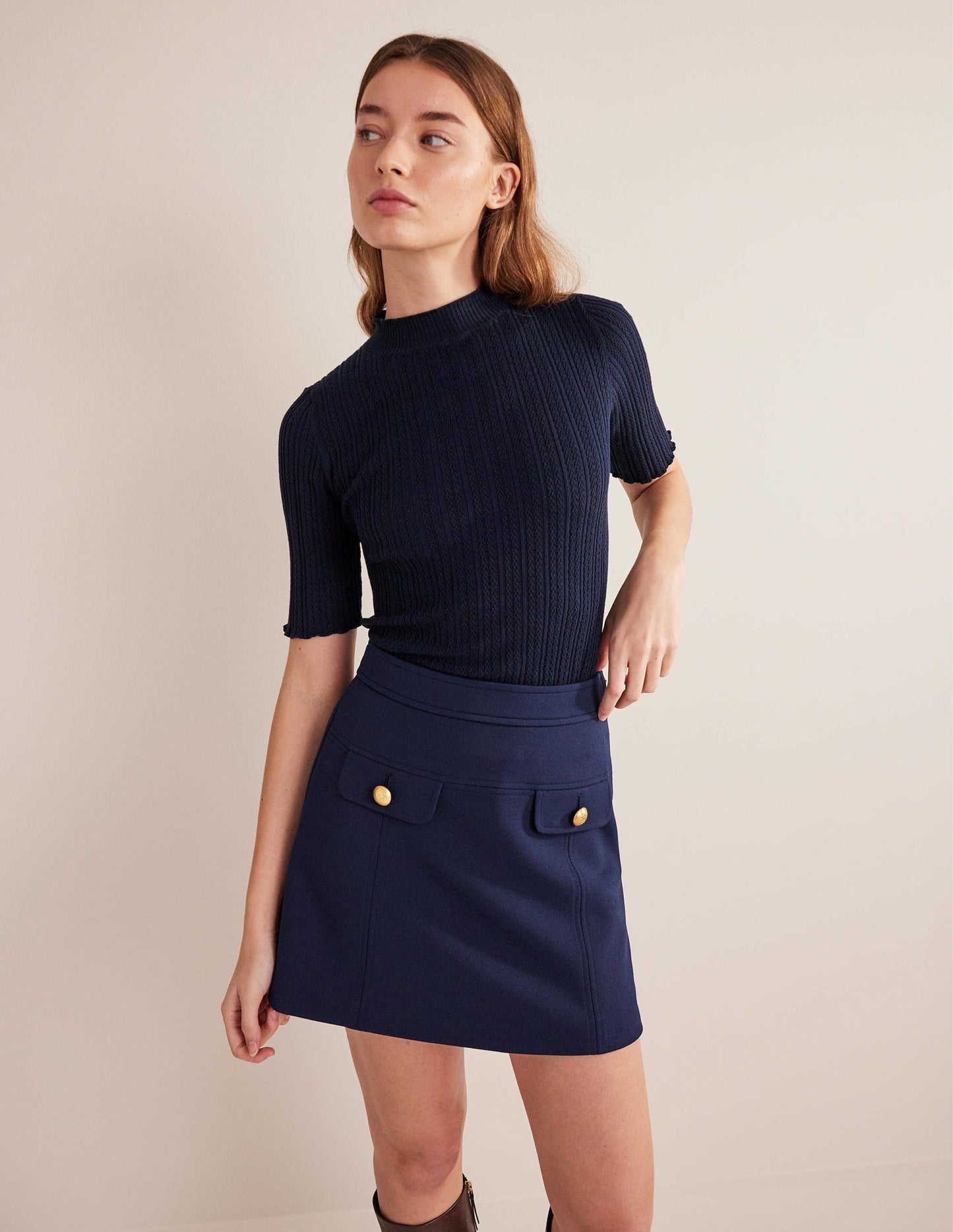 Anliegender Minirock mit A-Linie-Marineblau