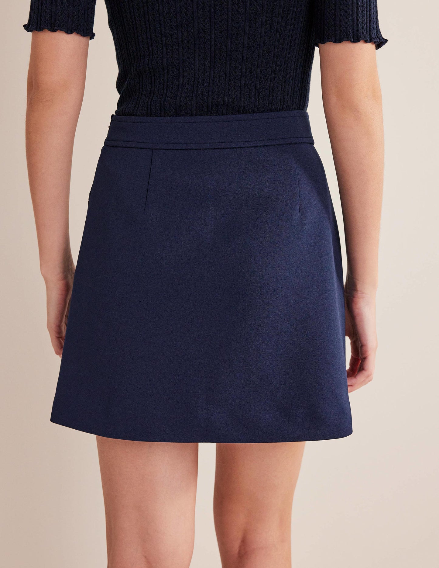 Anliegender Minirock mit A-Linie-Marineblau