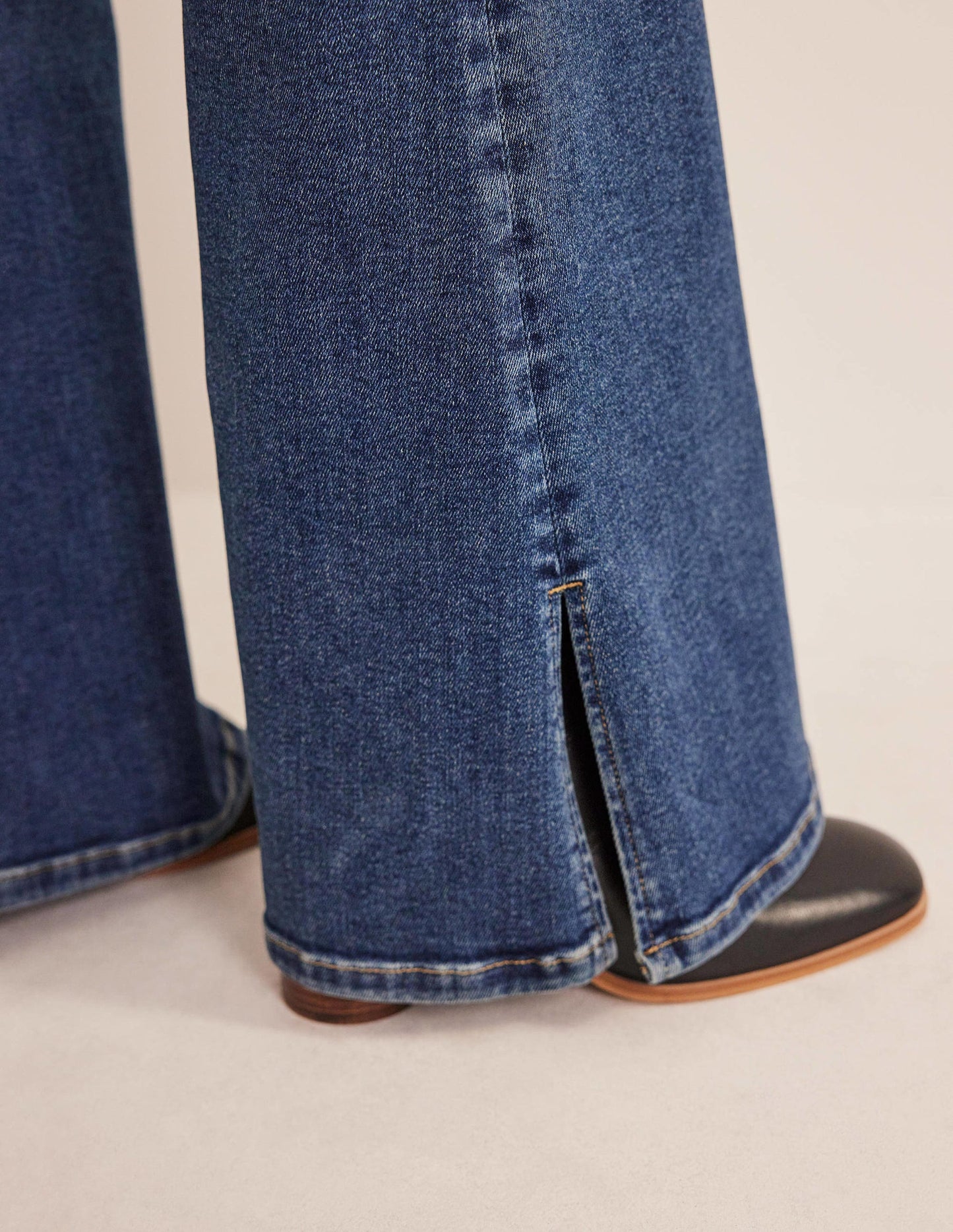 Bootcut-Jeans mit Schlitz und hoher Taille-Indigoblau