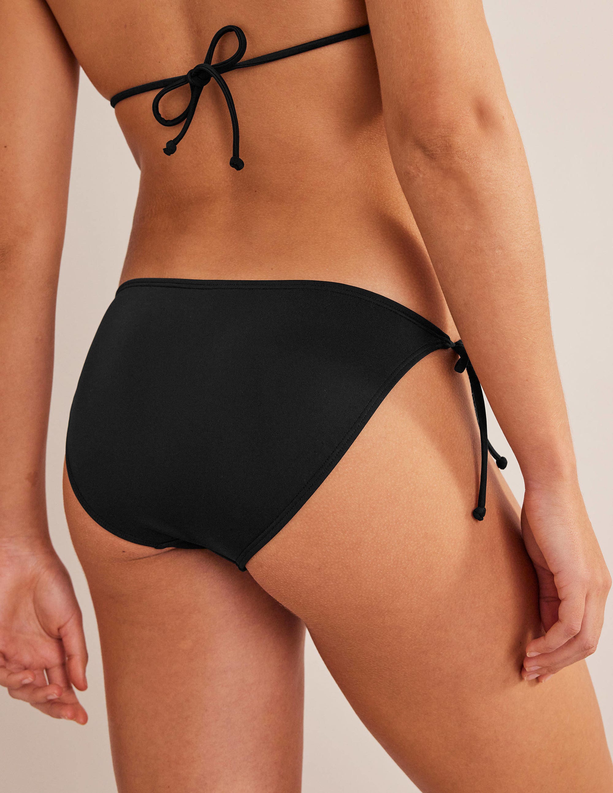 Symi Bikinihose zum Binden-Schwarz - Image 3