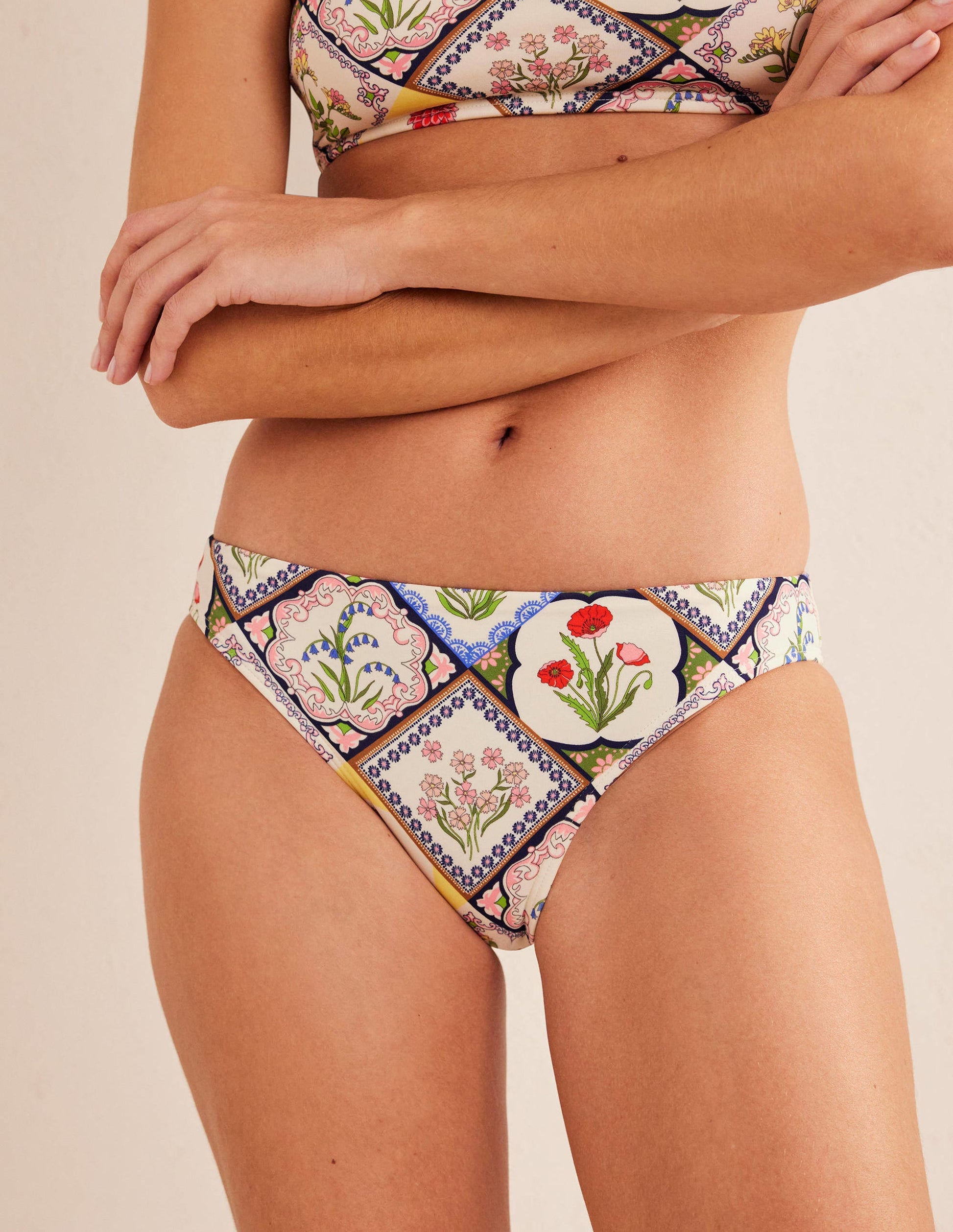 Klassische Bikinihose-Naturweiß, Wilde Glockenblumen-4