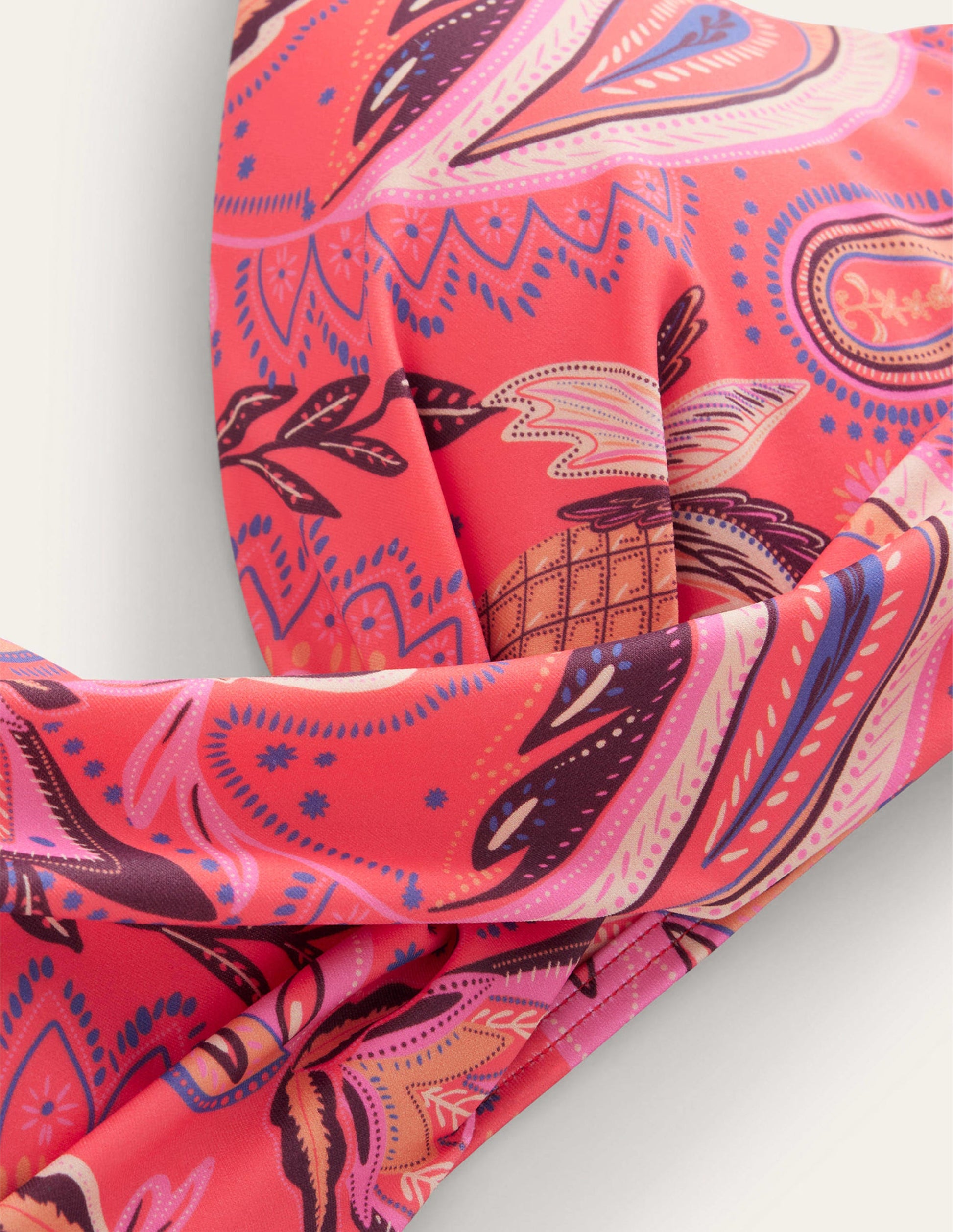 Capri Bikinioberteil mit Körbchen-Korallenrot, Paradies-Paisleymuster-6