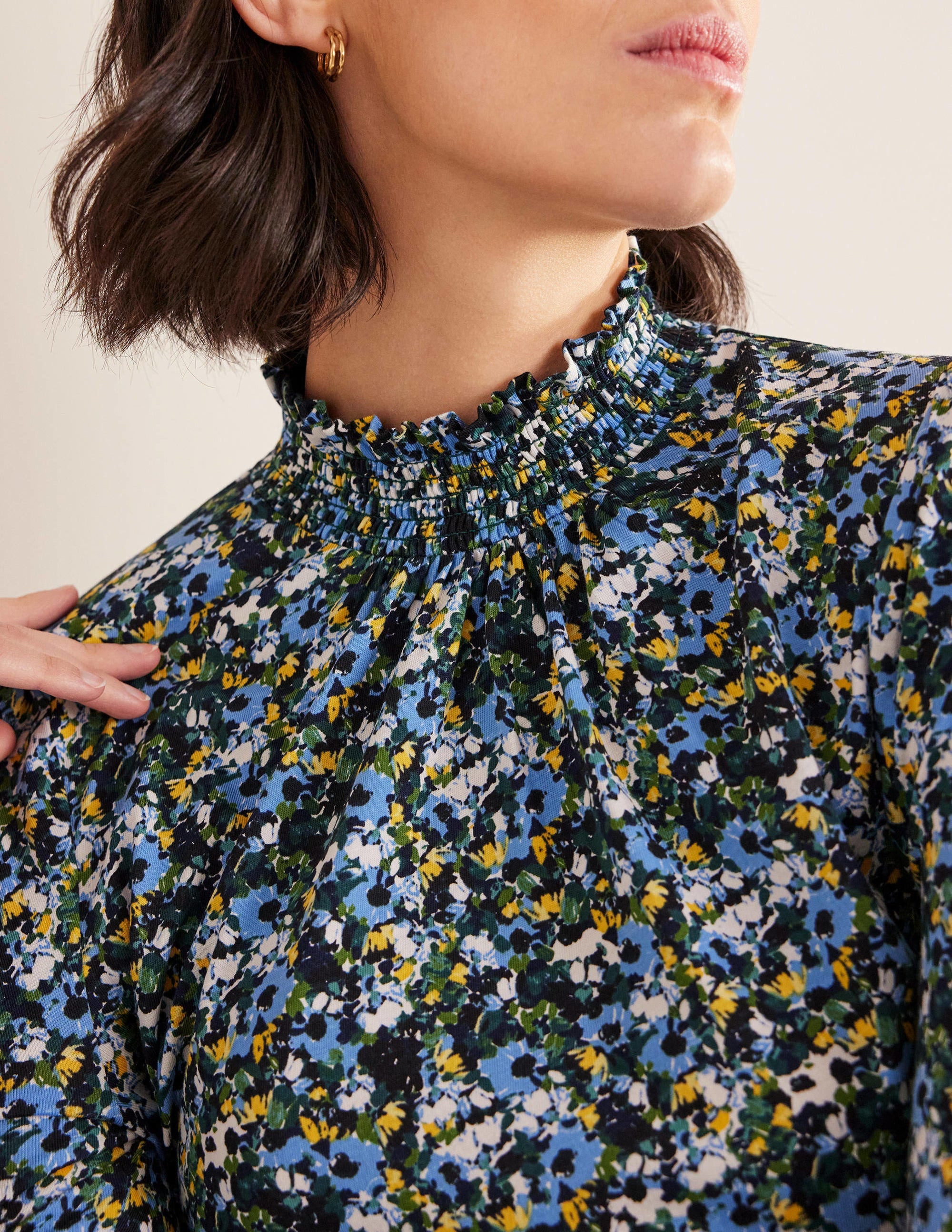 Top imprimé à col smocké-Bleu marine, motif floral - Image 2