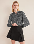 Chemise en jersey avec empiècement froncé-Noir, motif Dotty Daisy