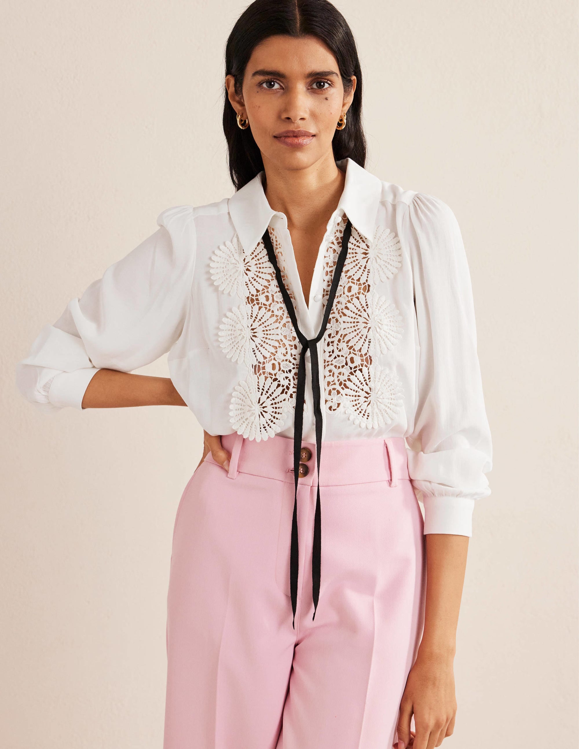 Bluse mit Spitzendetail-Naturweiß - Image 4