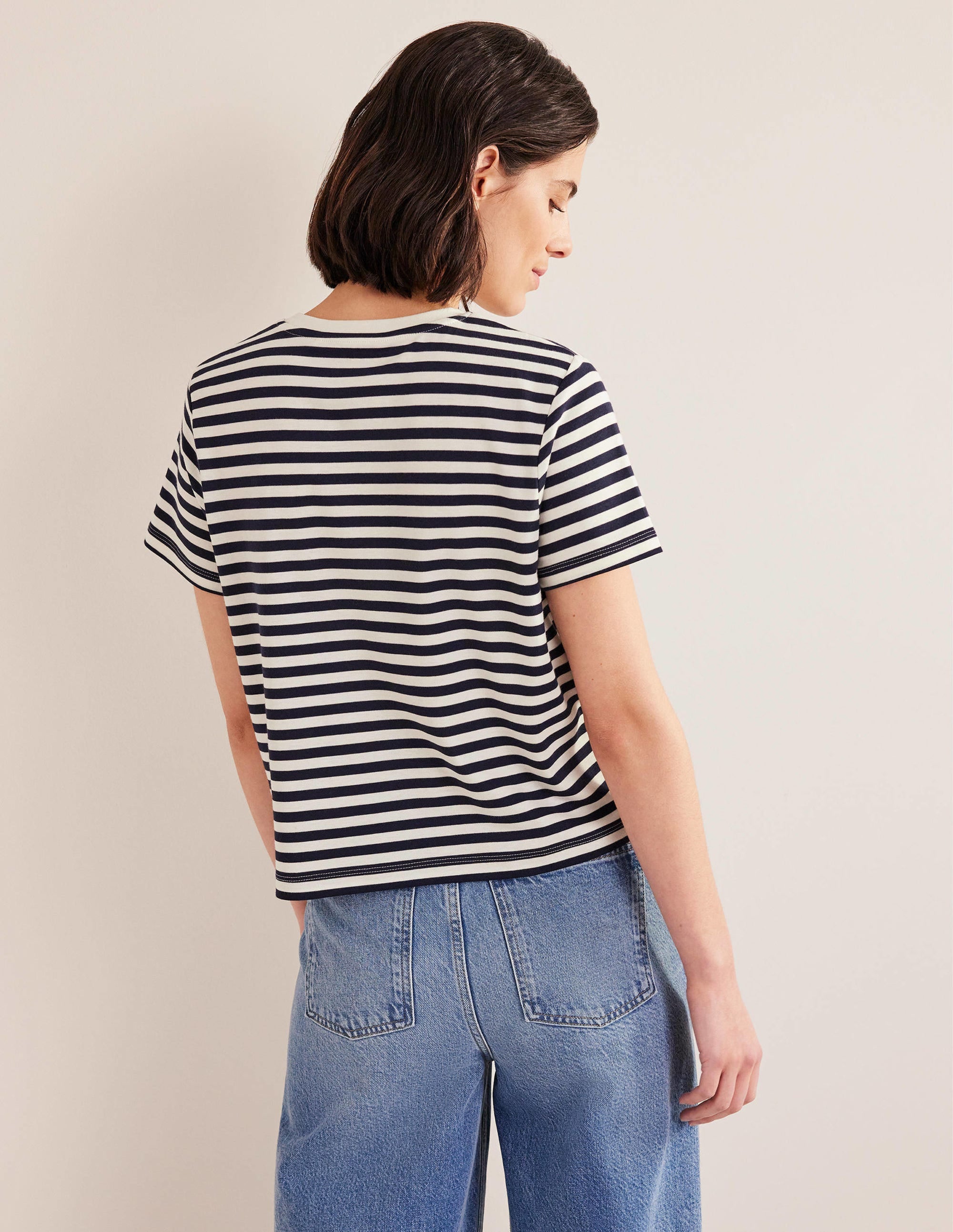Kurz geschnittenes Baumwoll-T-Shirt-Naturweiß/Marineblau, Gestreift - Image 3