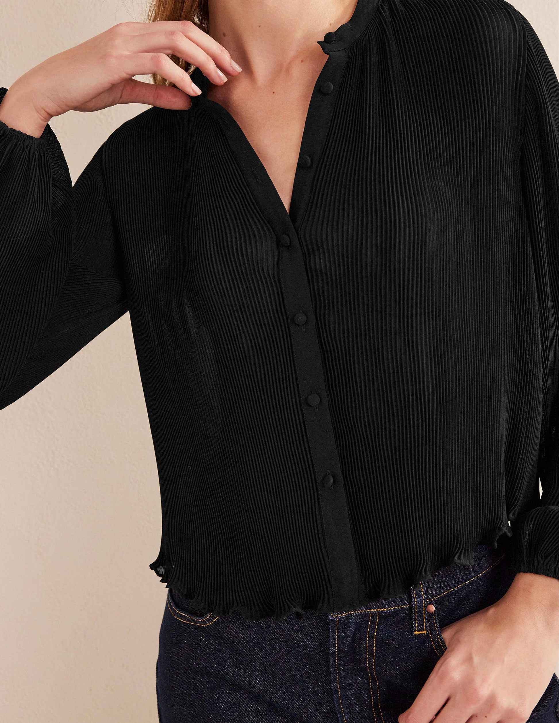 Bluse mit Plisseefalten-Schwarz-2