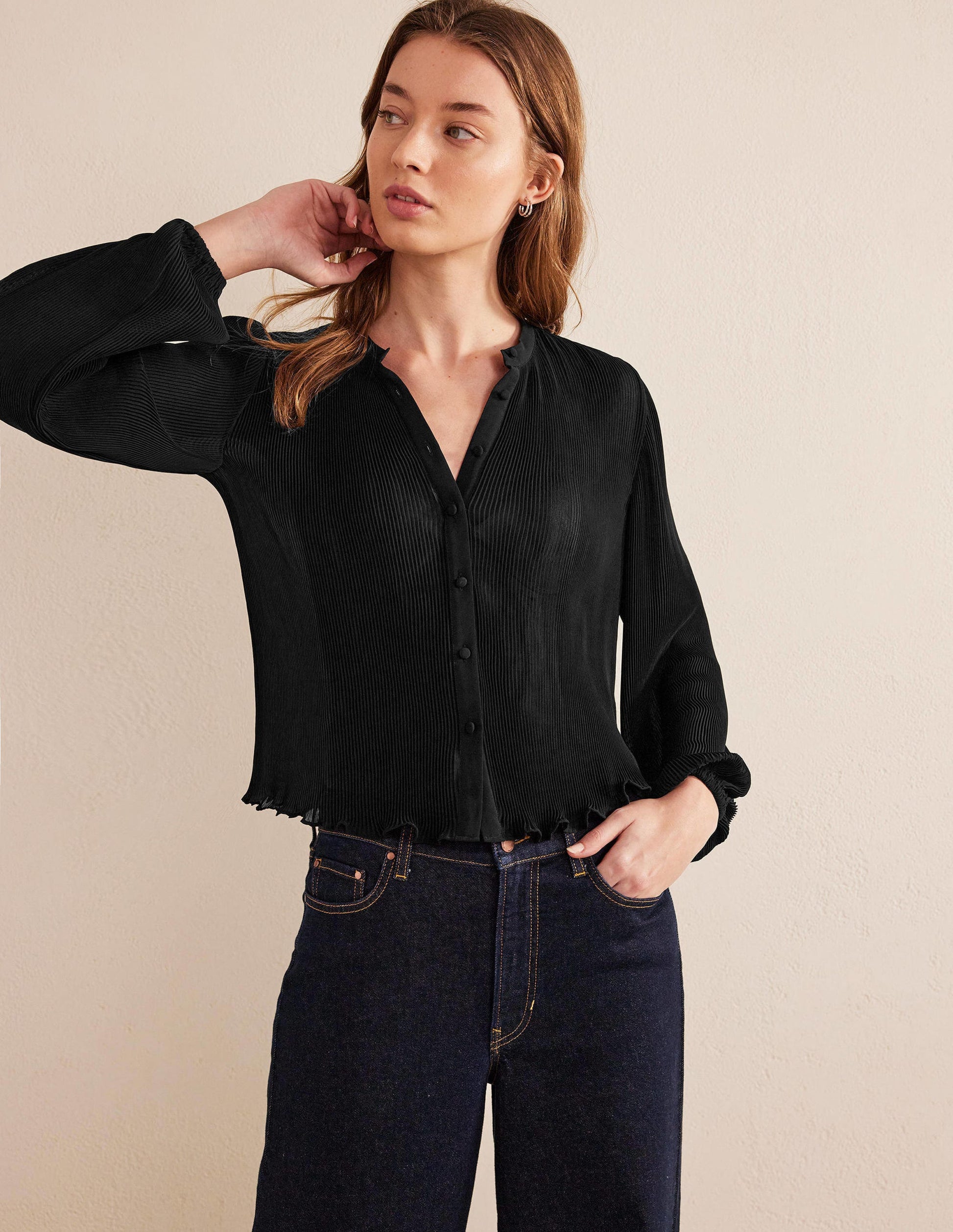 Bluse mit Plisseefalten-Schwarz-4
