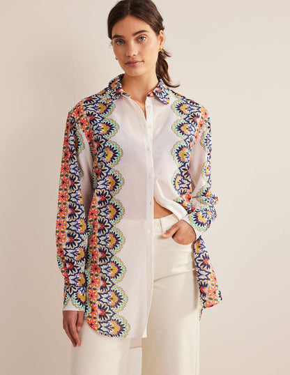 Lang geschnittenes Hemd für den Urlaub-Naturweiß, Röschen-4