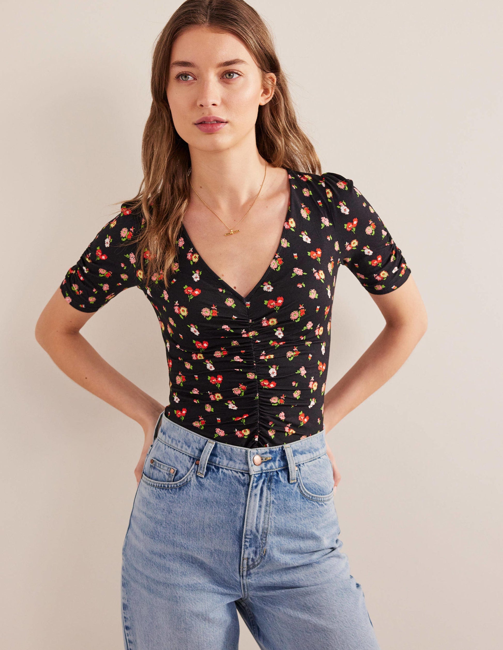 Top froncé à imprimé-Noir, motif Dainty Sprig-1
