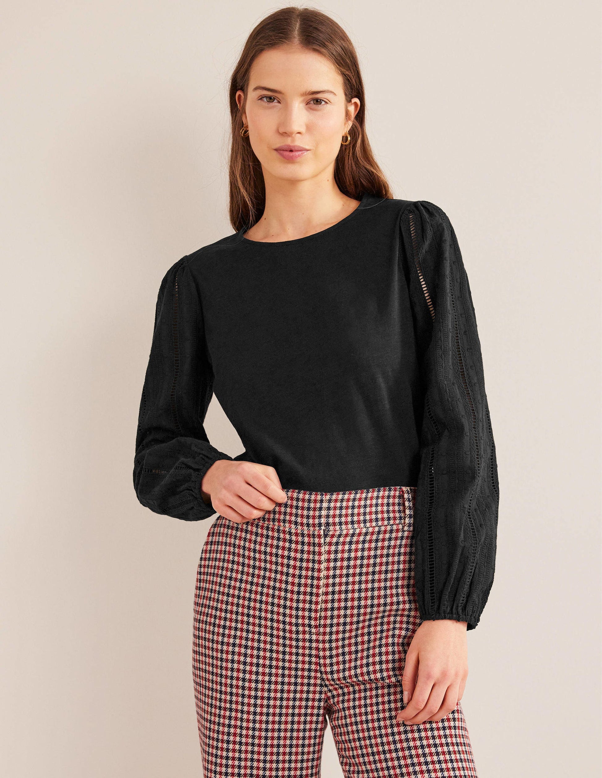 Top col rond avec manches en broderie anglaise-Noir-1