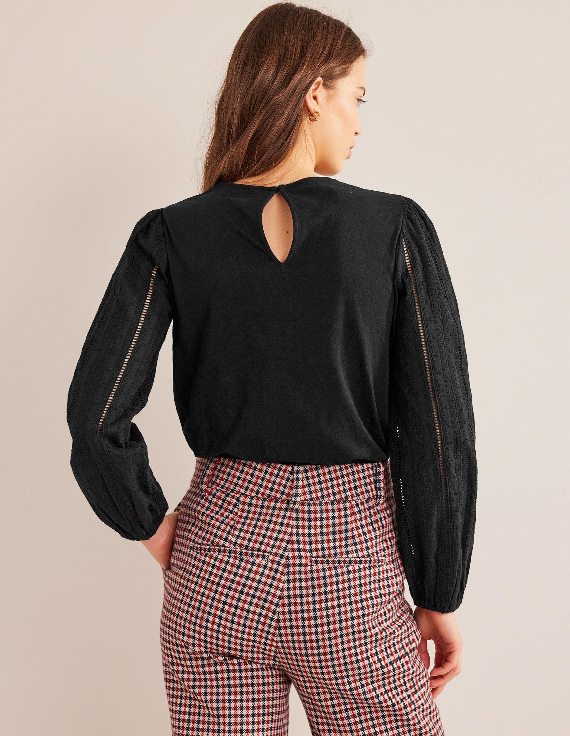 Top col rond avec manches en broderie anglaise-Noir-3