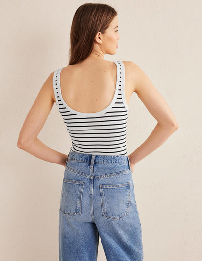 Geripptes Tanktop mit Rundhalsausschnitt-Naturweiß/Navy, Gestreift