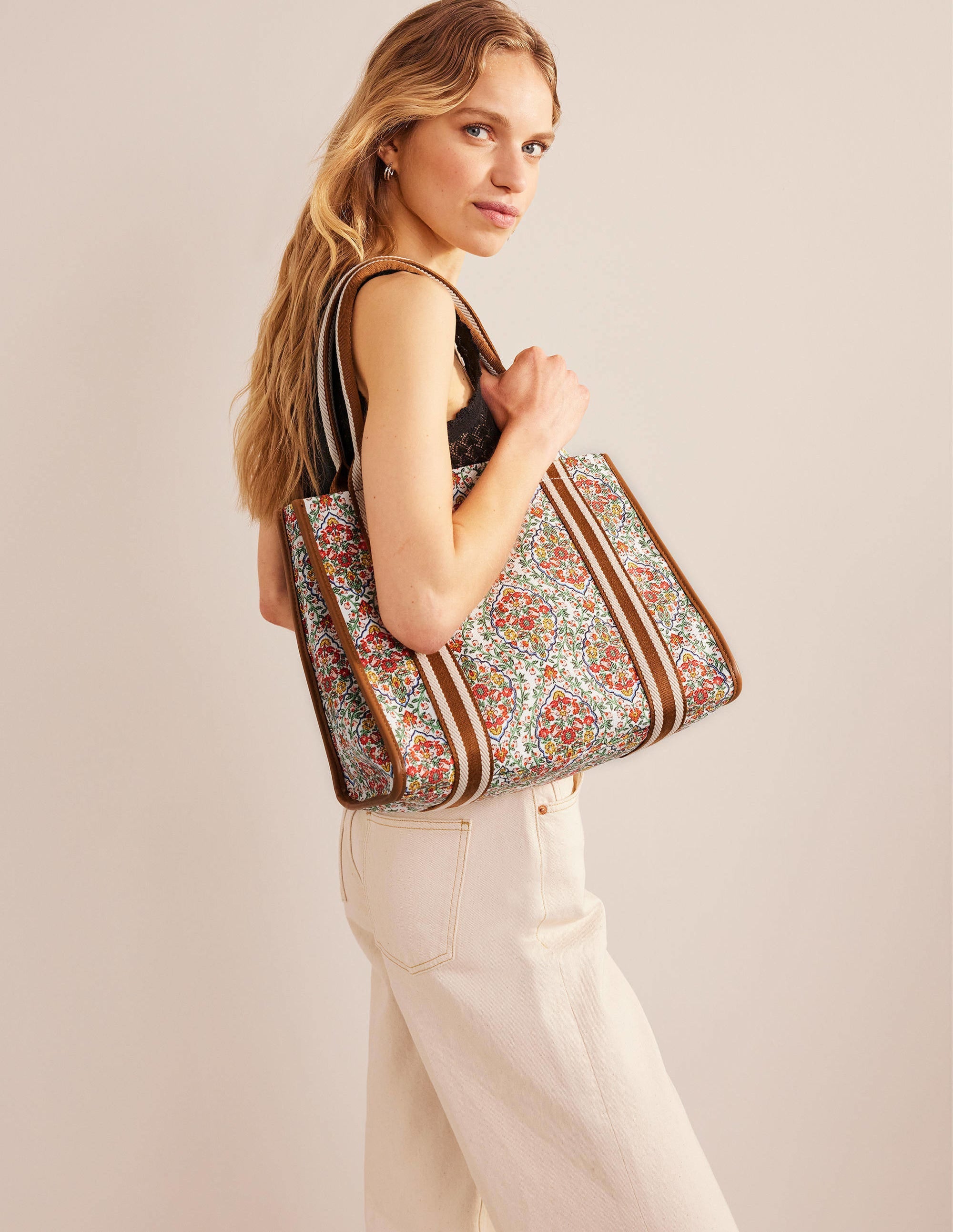 Tilda Canvas Tote Bag-Multi Vine, Terrace - Image 2